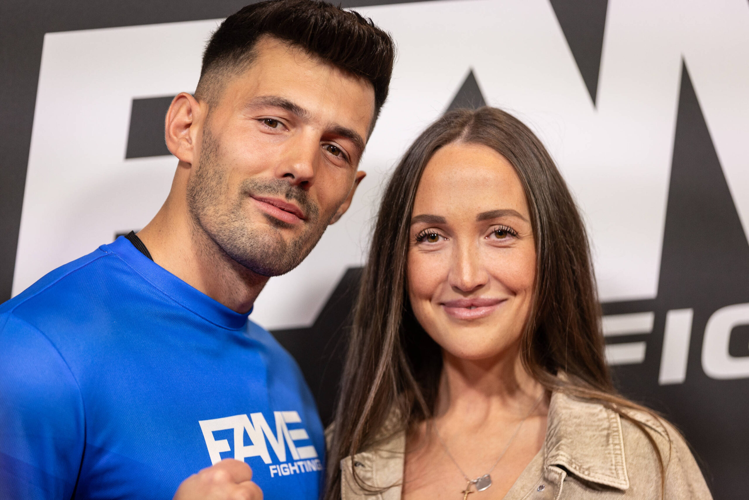 Max Wilschrey auf dem roten Teppich beim Fame Fighting 2024 in Bonn