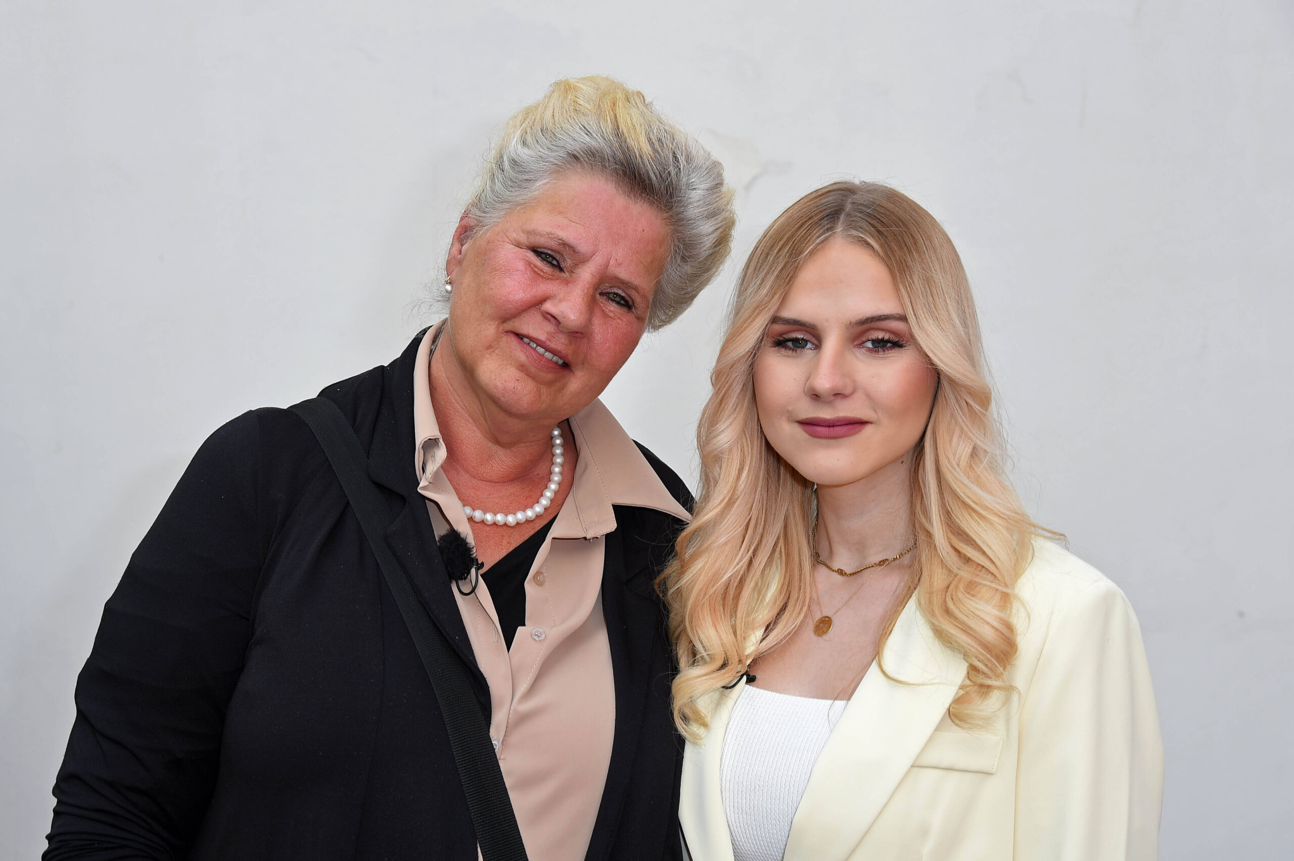 Silvia Wollny mit Tochter Estefania Wollny beim BILD Renntag