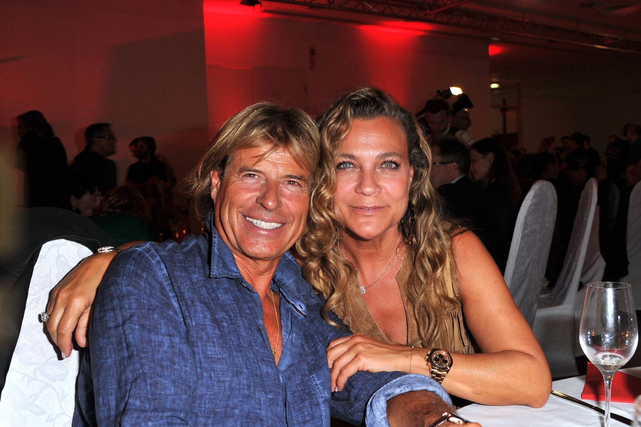 Hansi Hinterseer und seine Ehefrau Romana bei einer Aftershowparty