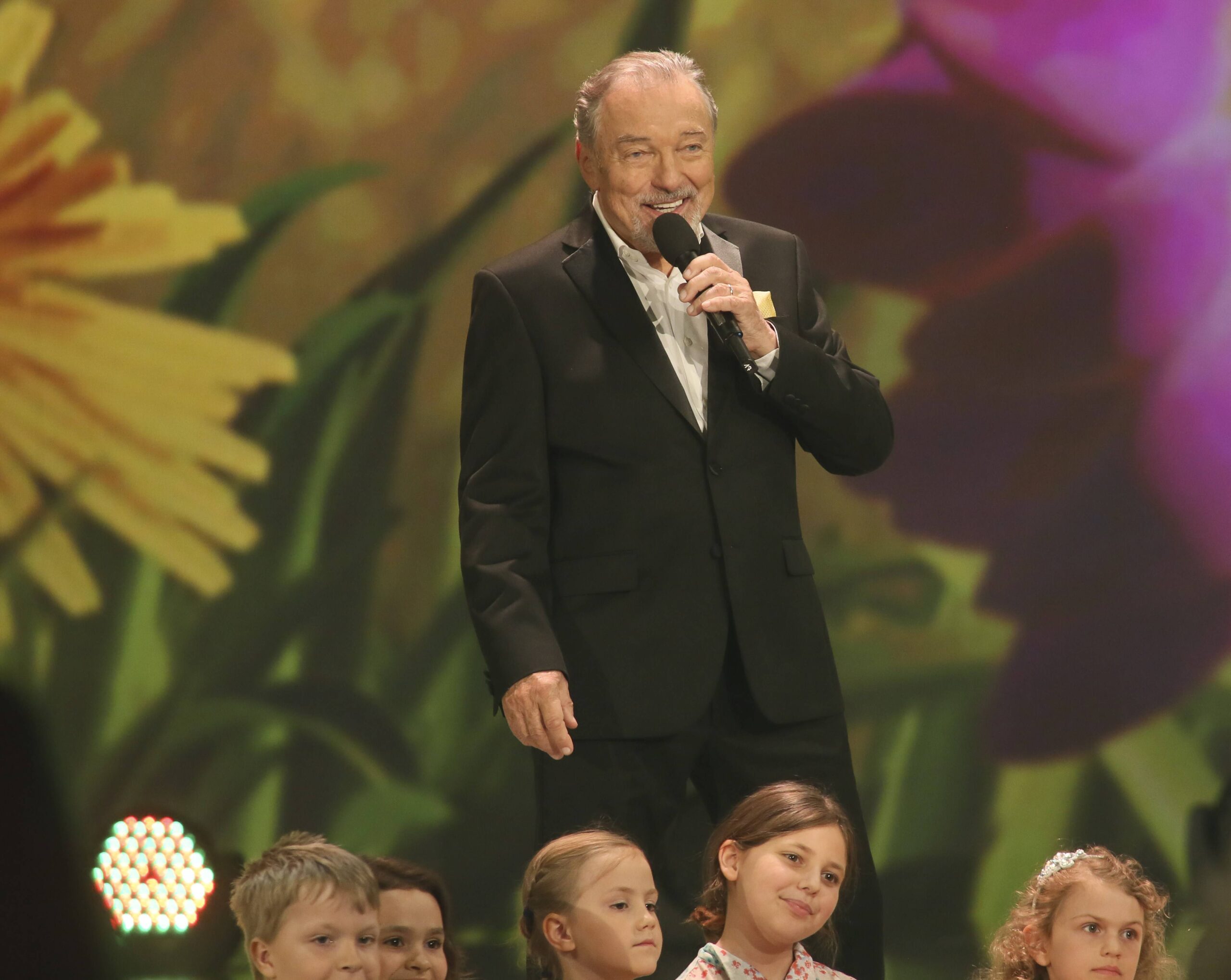 Schlagerstar Karel Gott zu Gast bei Willkommen bei Carmen Nebel im ZDF