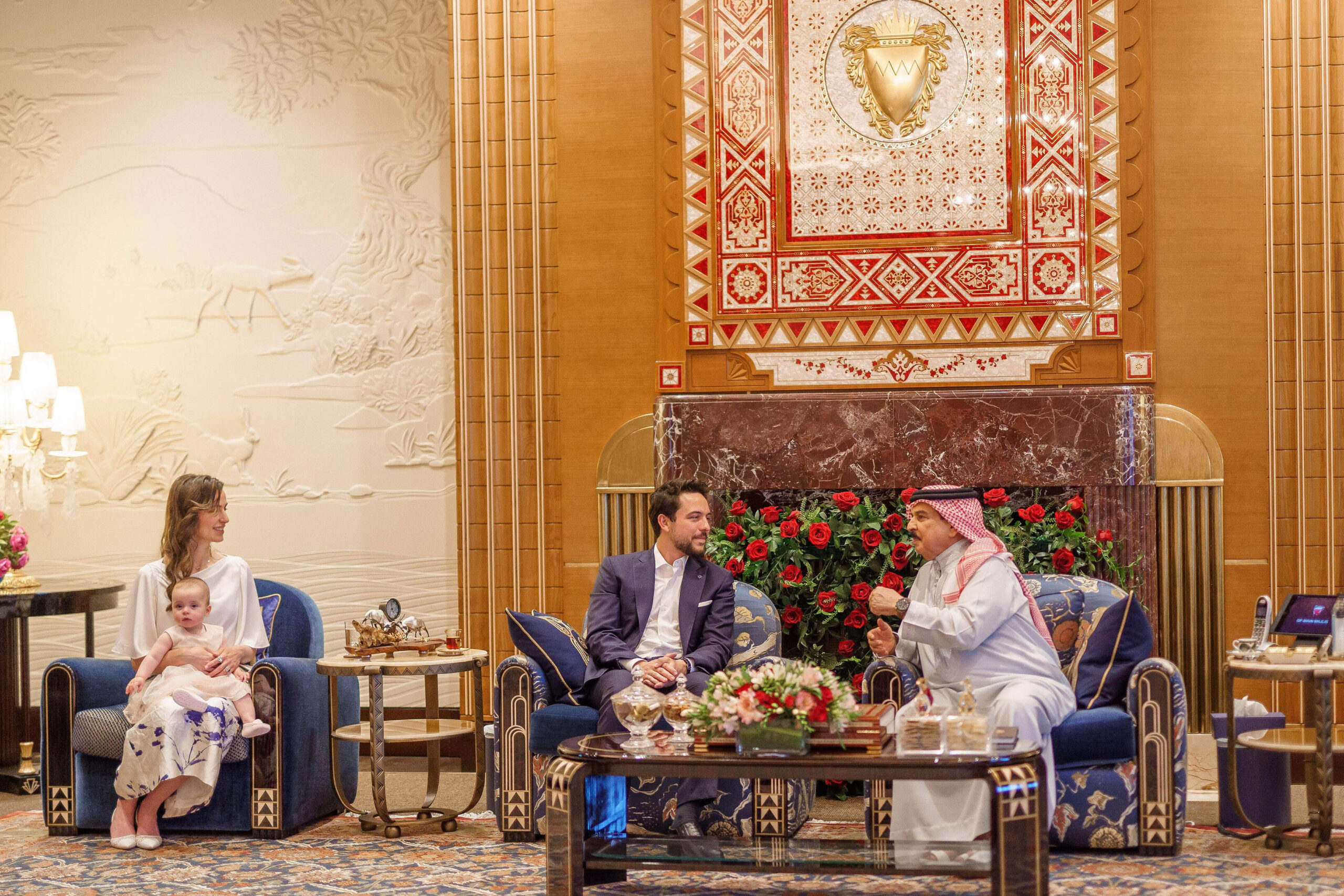 Kronprinz Hussein und Prinzessin Rajwa mit Tochter Prinzessin Iman in Bahrain