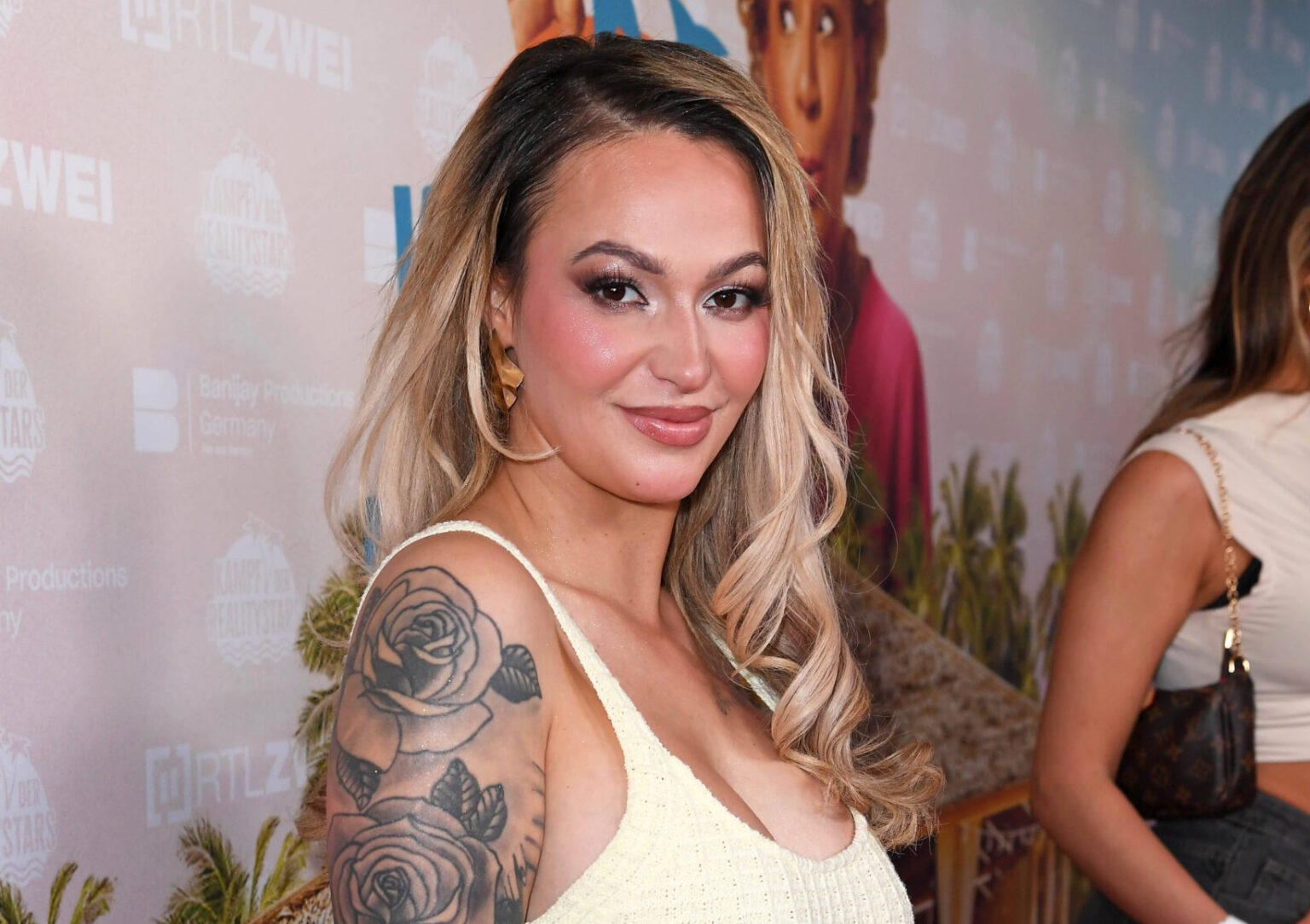 Anita Latifi mit langen Haaren vor ihrer Typveränderung