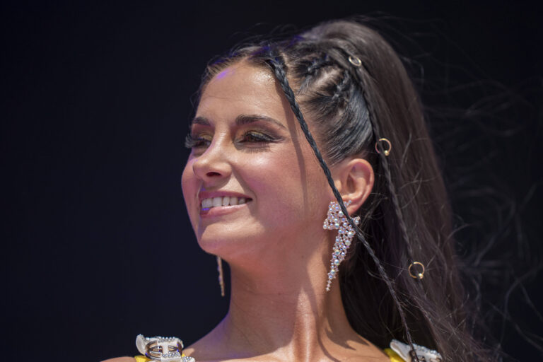 Sängerin Frenzy beim Festival Inselfieber 2025 in Oberhausen