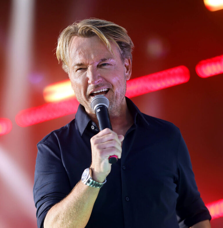 Veranstalter Markus Krampe vor der Rudolf Weber Arena in Oberhausen