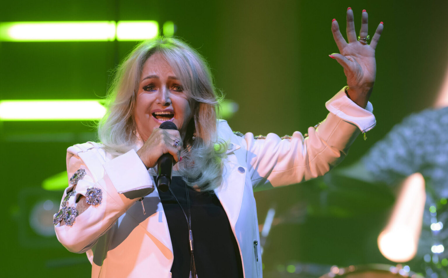 Bonnie Tyler singt bei einem Live-Konzert im Circus Krone in München