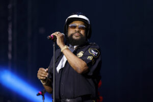 Victor Willis von Village People bei einem Auftritt in Köln