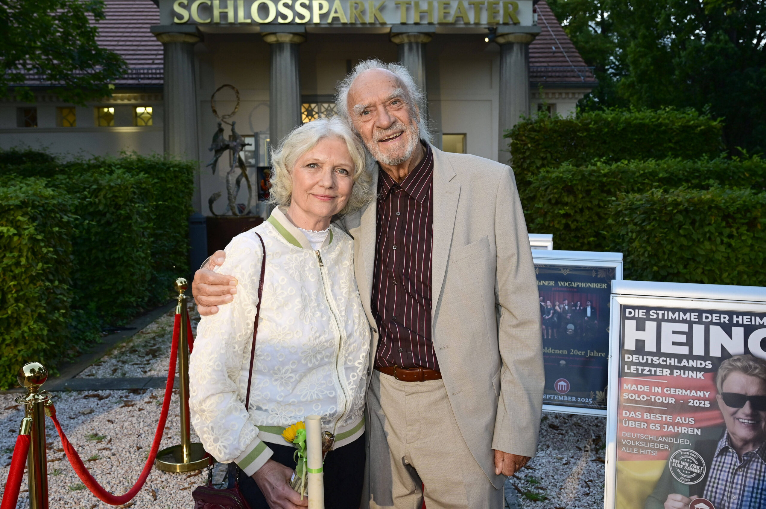 Rita Feldmeier und Achim Wolff bei einer Theaterpremiere im Schlosspark Theater Berlin