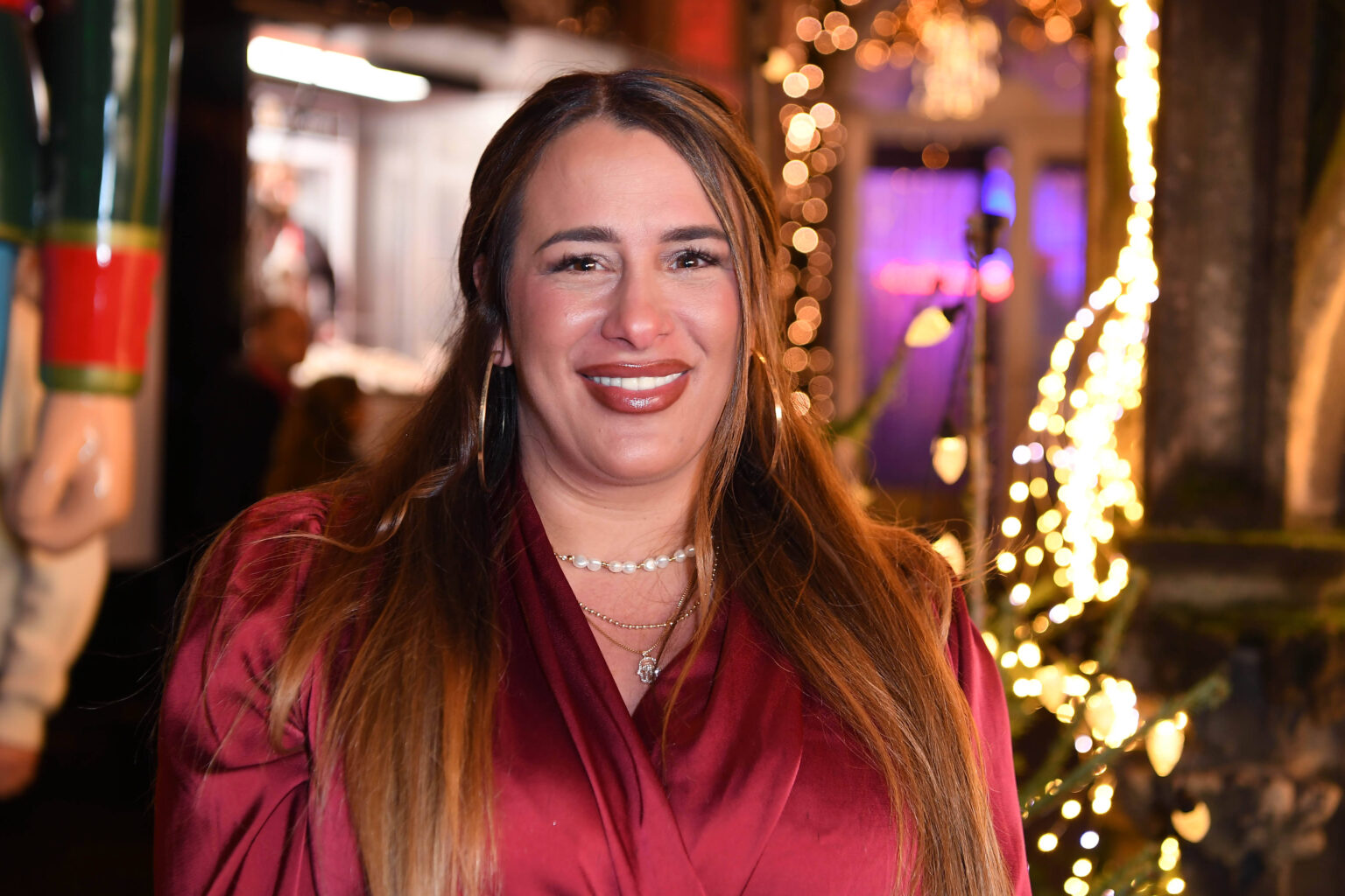 Justine Dippl lächelt bei einem Event in Köln