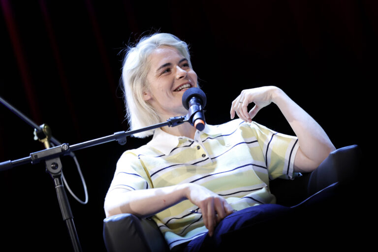 Hazel Brugger moderiert das neue Comedy-Format LOL Next