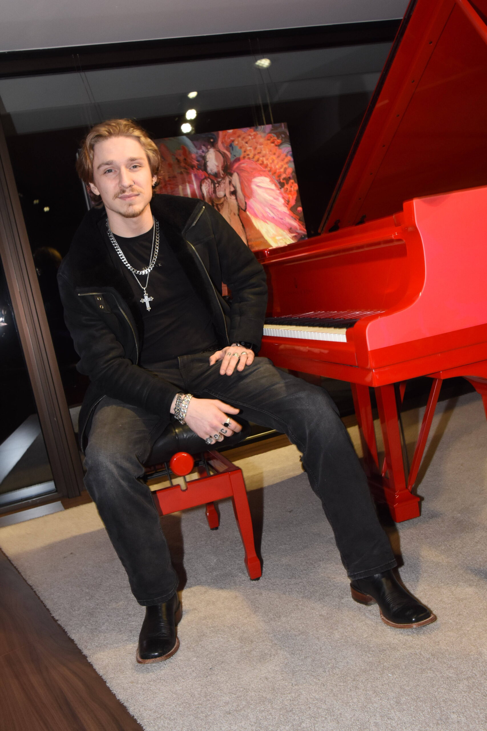 Yaris Makkay, Sohn von Peter Maffay, bei einer Veranstaltung in München