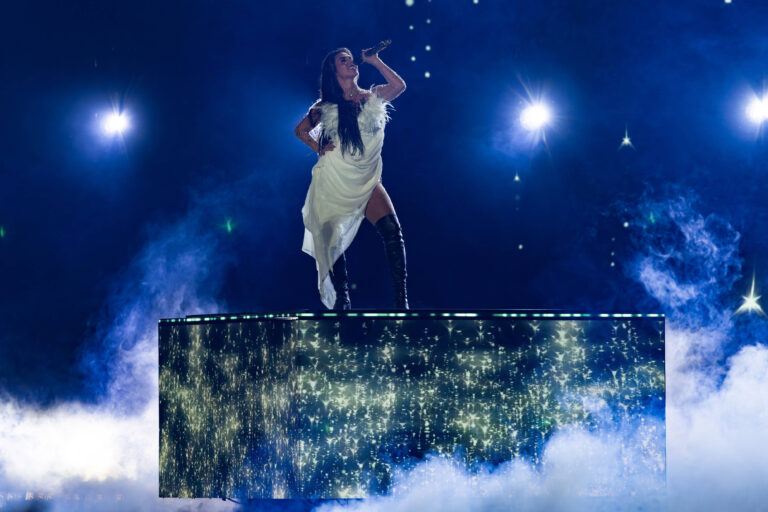 Sarah Engels performt ihren Song Fire beim ESC-Finale in Wien