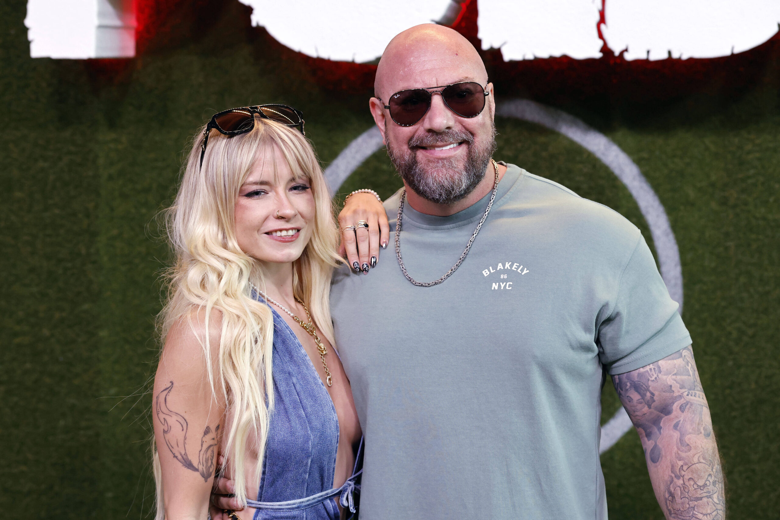Mia Julia Brückner und Ehemann Peter Brückner bei der Netflix-Premiere von Poldi in Köln