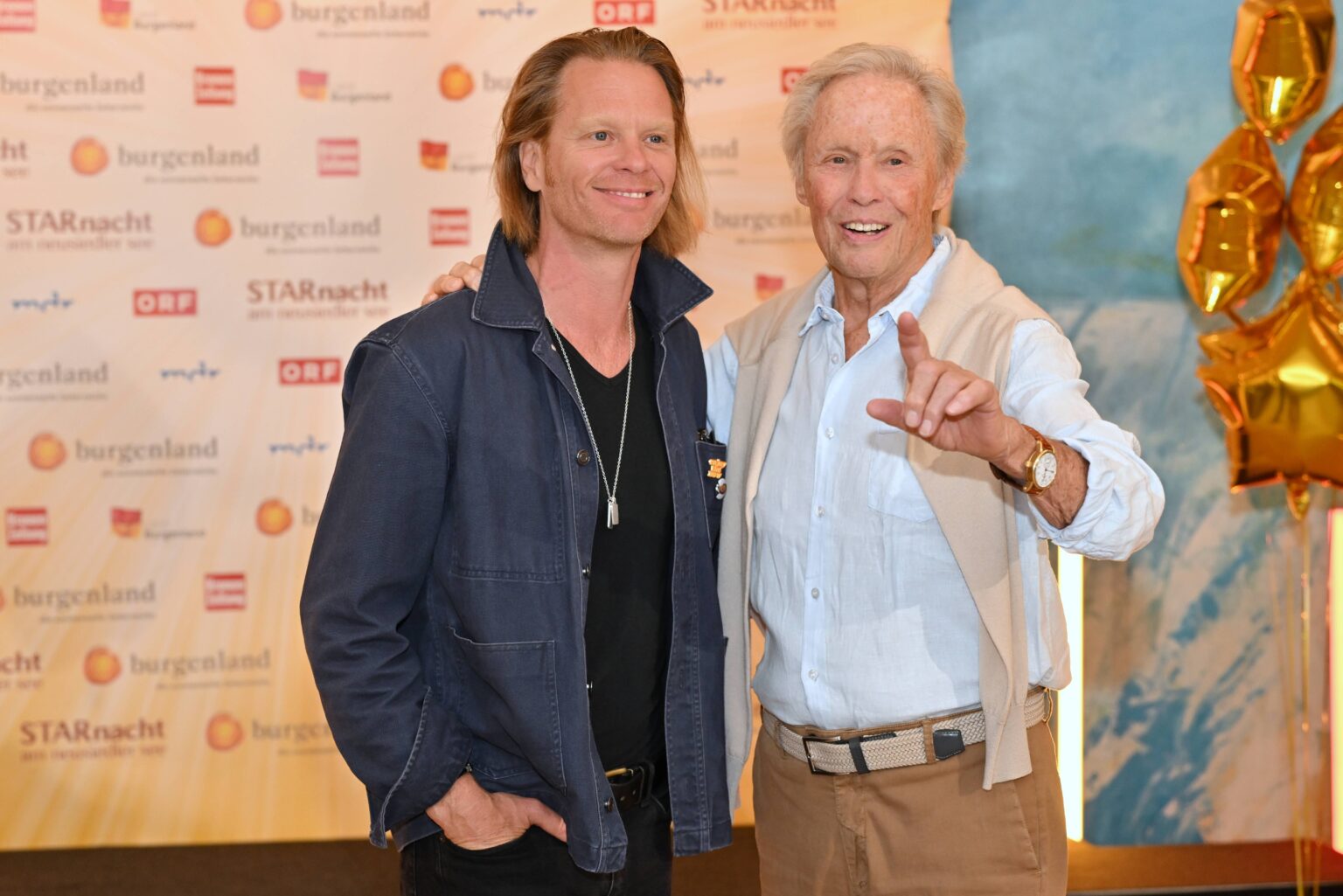 Peter Kraus und Sohn Mike Kraus auf der Bühne bei der STARnacht am Neusiedler See