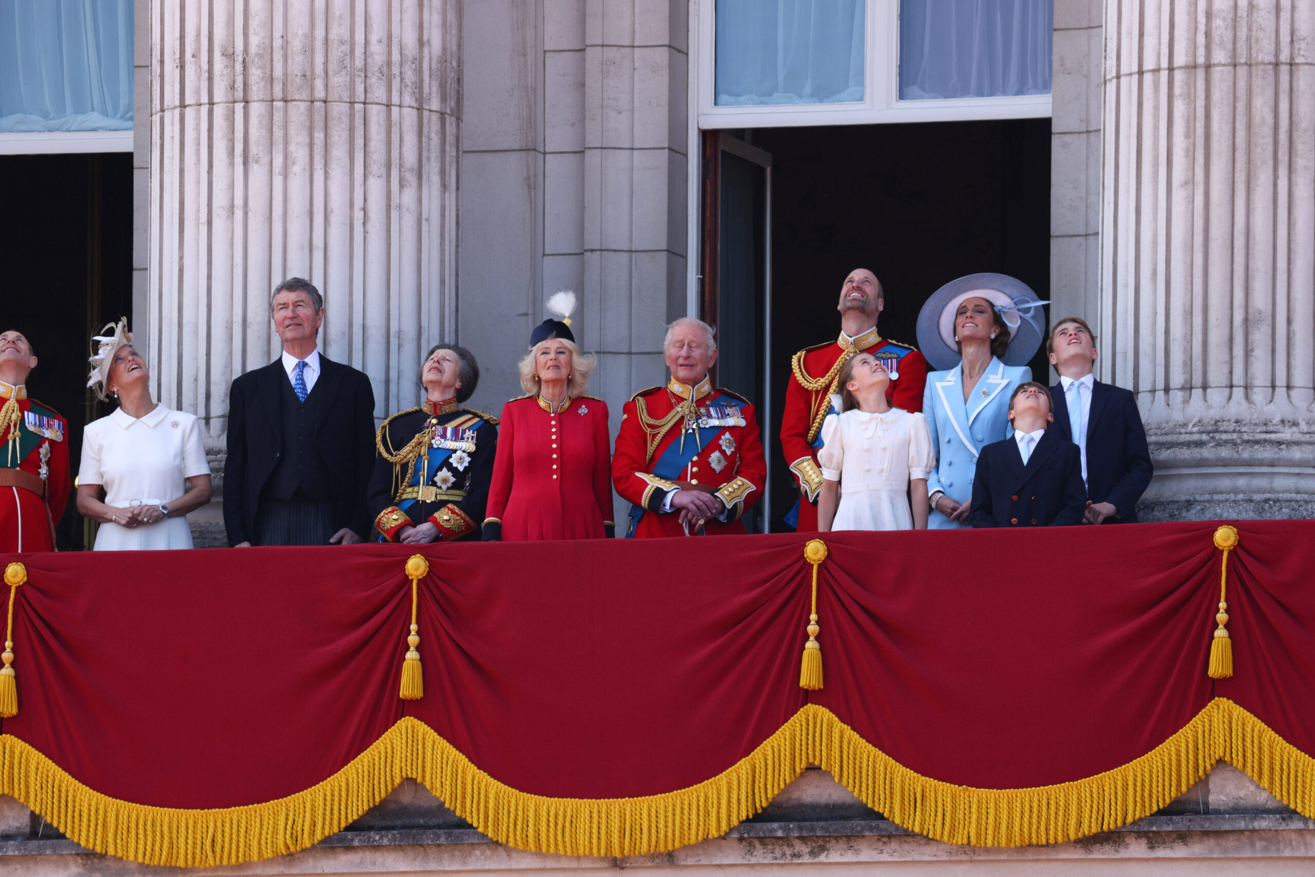 Die britische Königsfamilie auf dem Balkon des Buckingham Palace bei Trooping the Colour 2026
