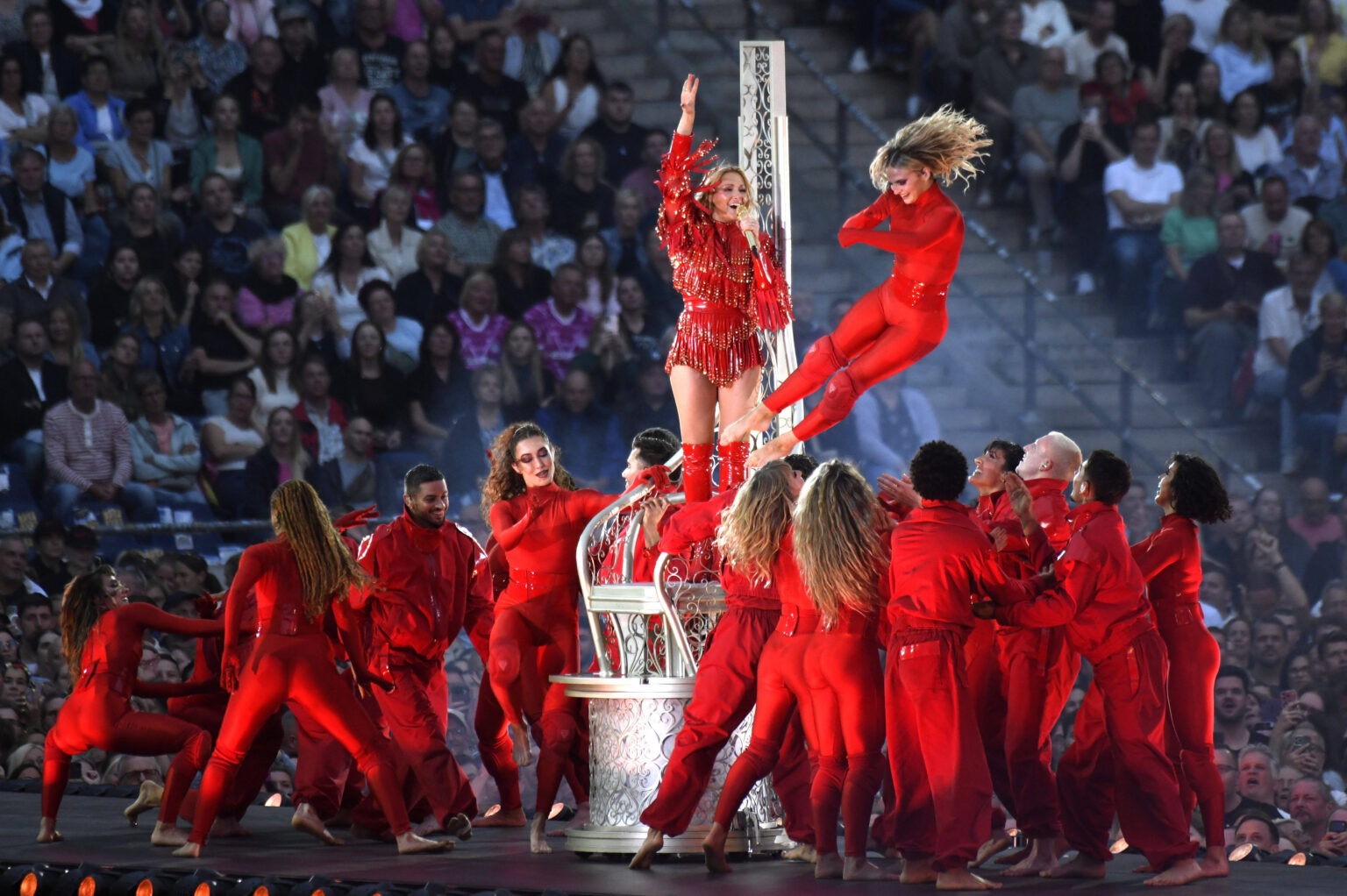 Helene Fischer bei einem Konzert ihrer 360°-Stadion-Tour in Hannover