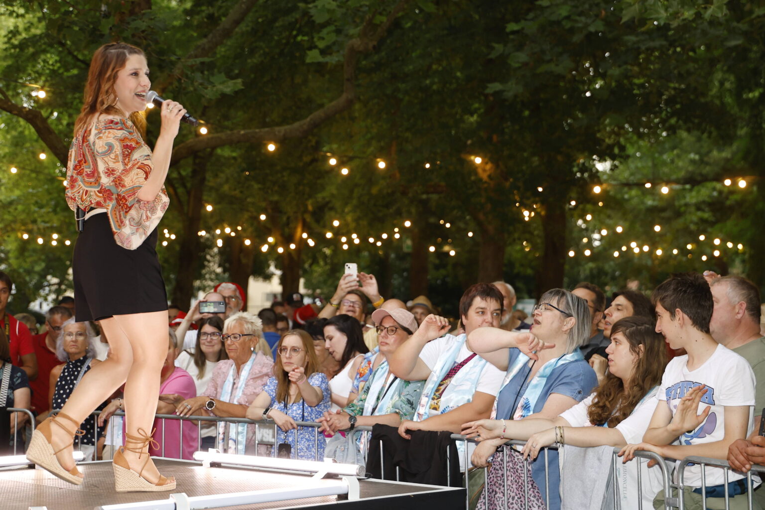 Laura Wilde bei einem Open-Air-Auftritt im Sommer 2026
