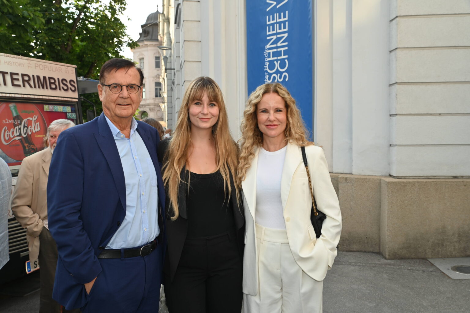 Katja Burkard, Hans Mahr und Tochter Marie-Therese bei den Salzburger Festspielen 2026