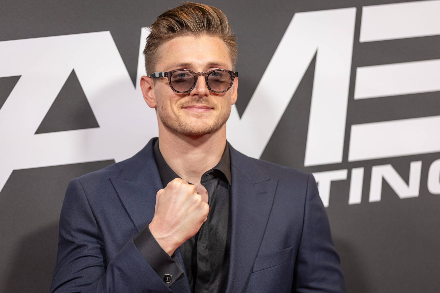 Tommy Pedroni bei einem Red-Carpet-Auftritt in Bonn