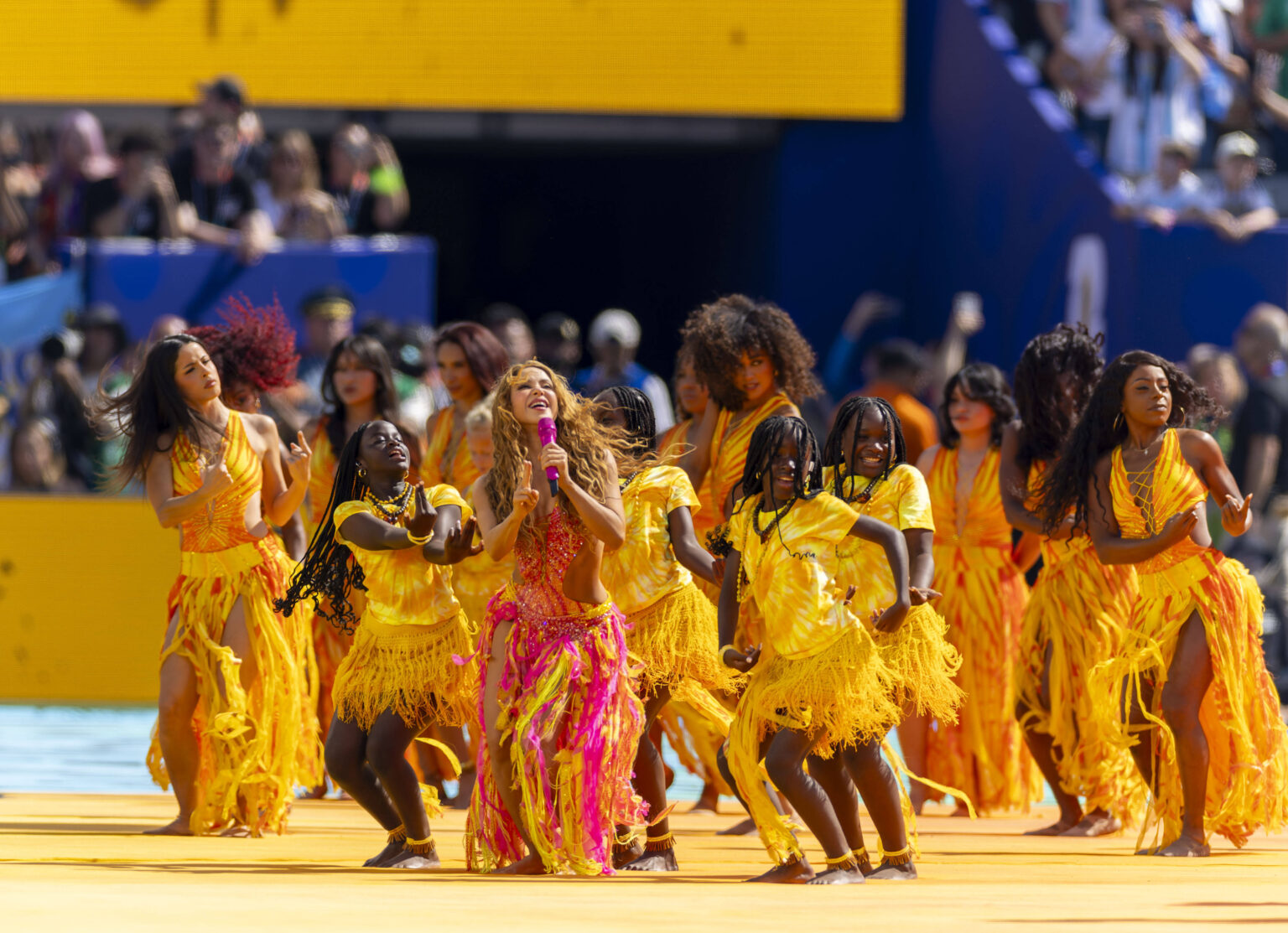 Shakira performt ihren Song Dai Dai bei der WM-Halbzeitshow 2026