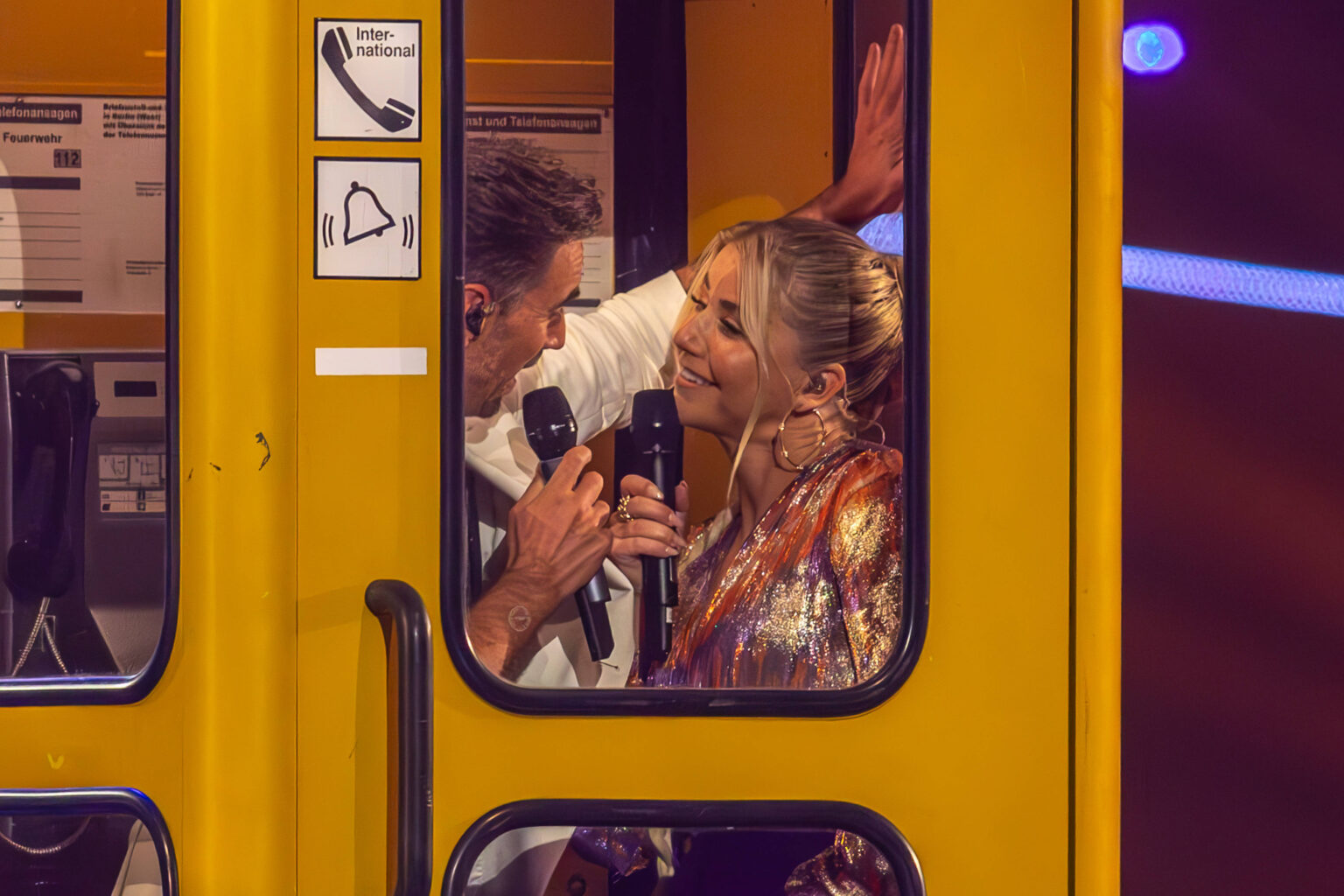 Beatrice Egli und Florian Silbereisen singen ein Duett beim Schlagerbooom in Dortmund