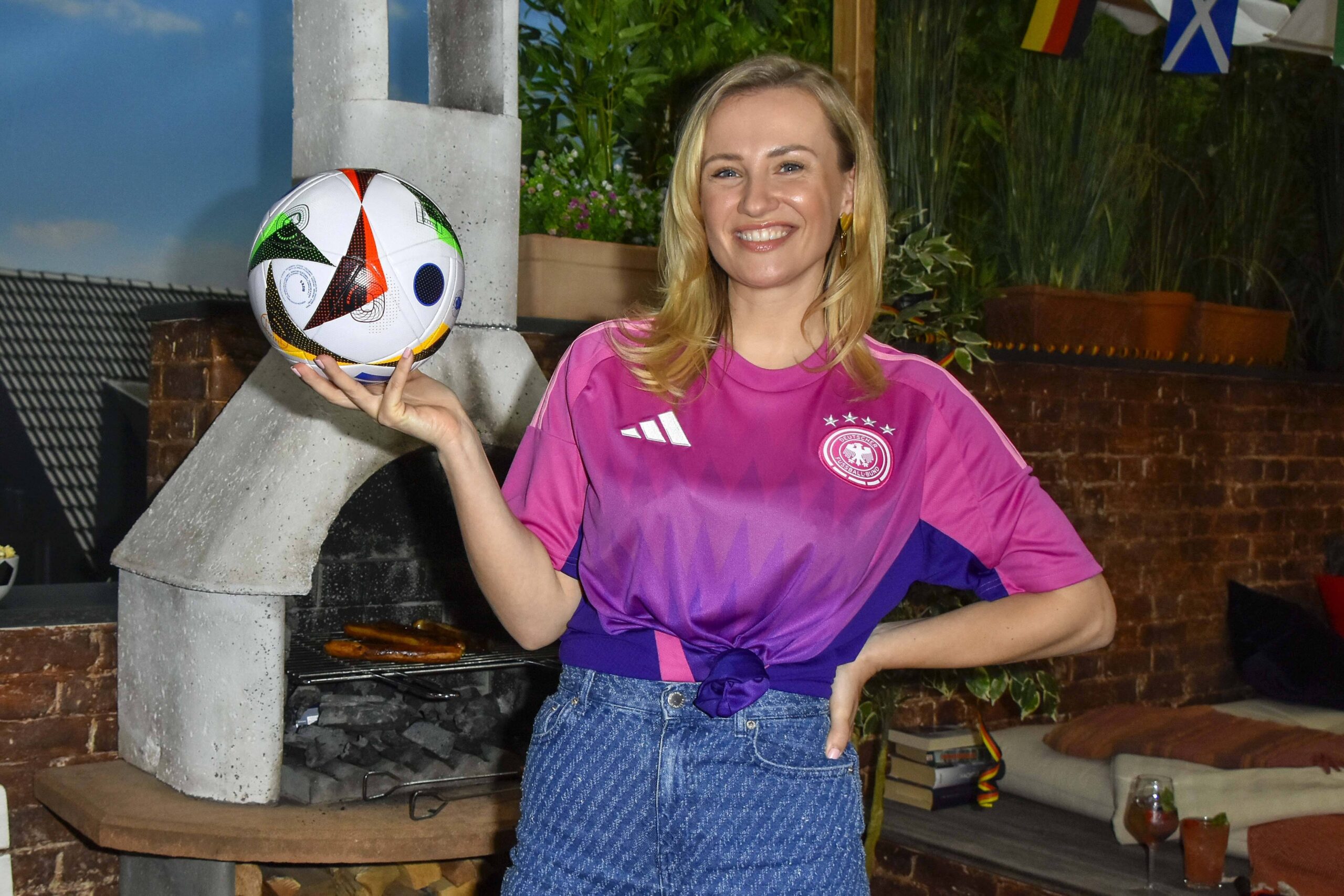 Ania Niedieck beim Fototermin der Alles was zählt Darsteller in Köln