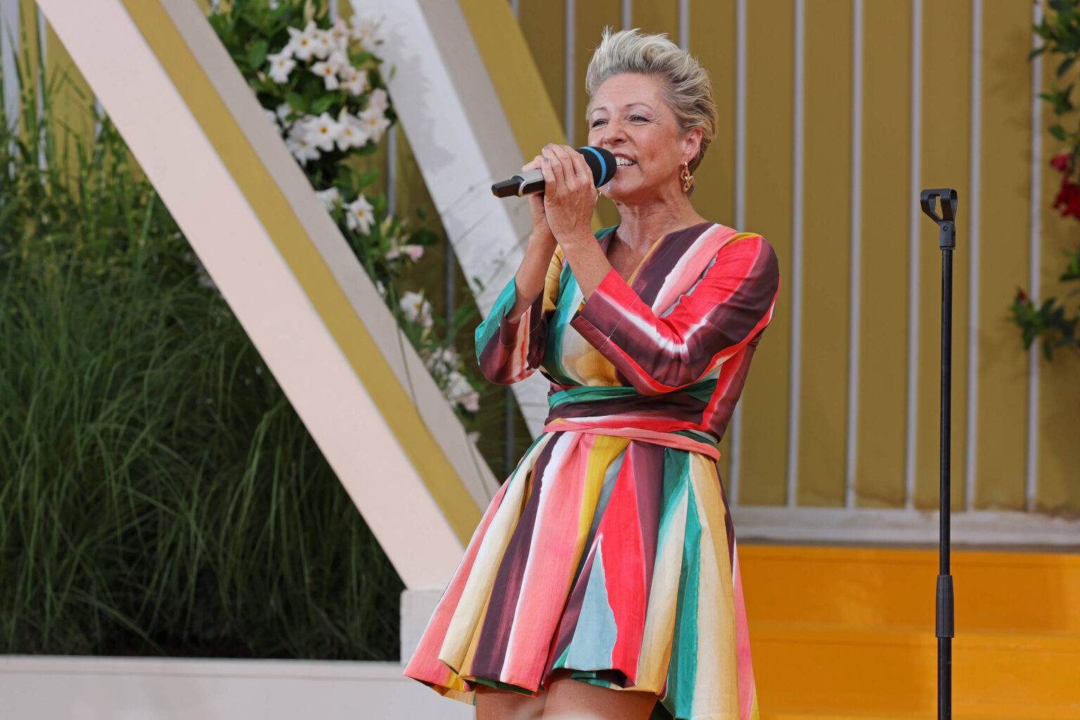 Alexandra Hofmann bei der ARD-Show Immer wieder sonntags im Wasserpark Rulantica