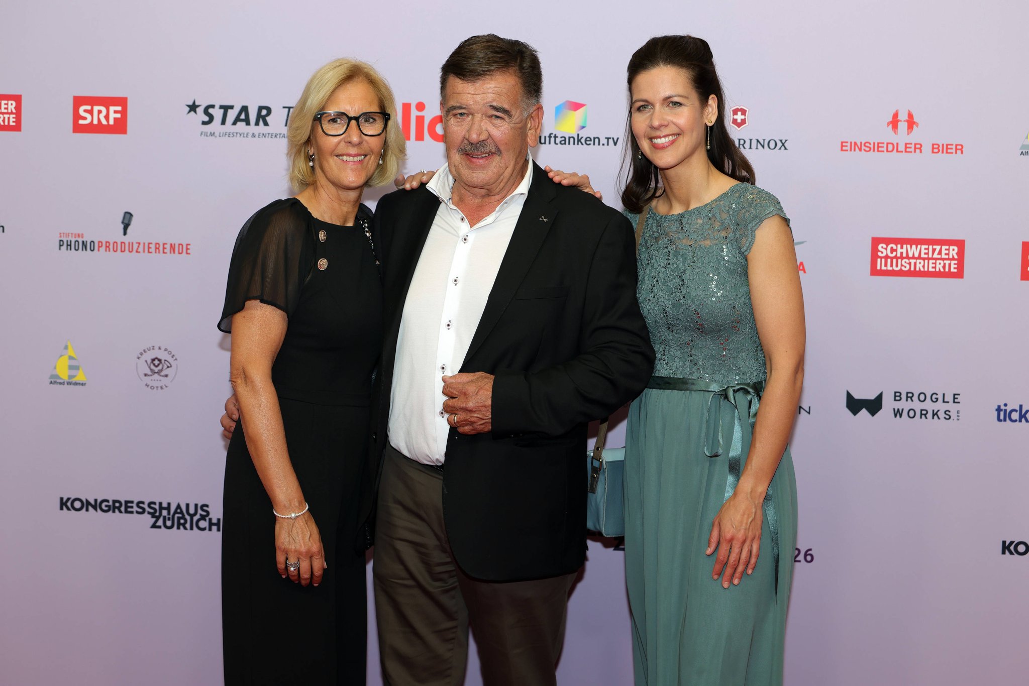 Hansueli, Annemarie und Melanie Oesch beim 50. Prix Walo in Zürich