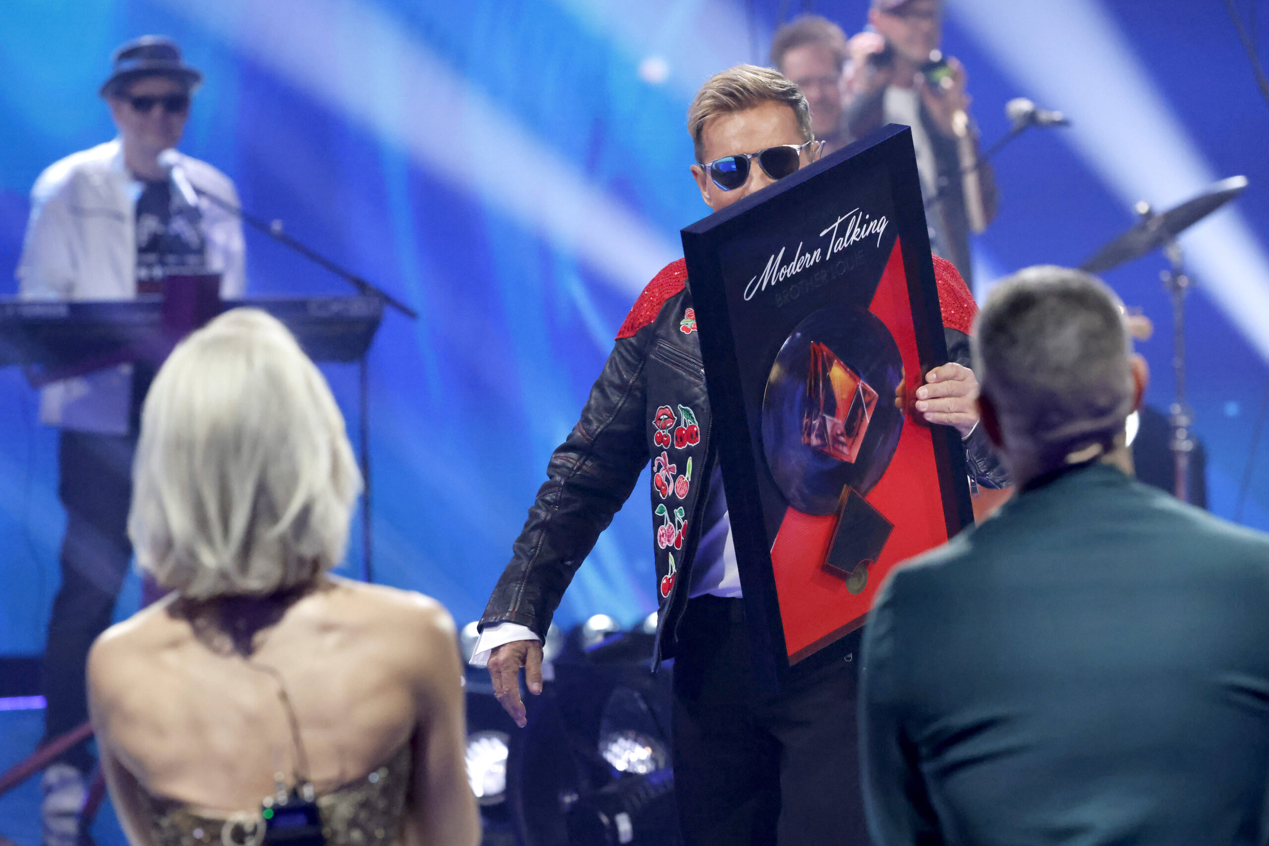 Dieter Bohlen bei der Verleihung einer Goldenen Schallplatte im DSDS-Finale 2026