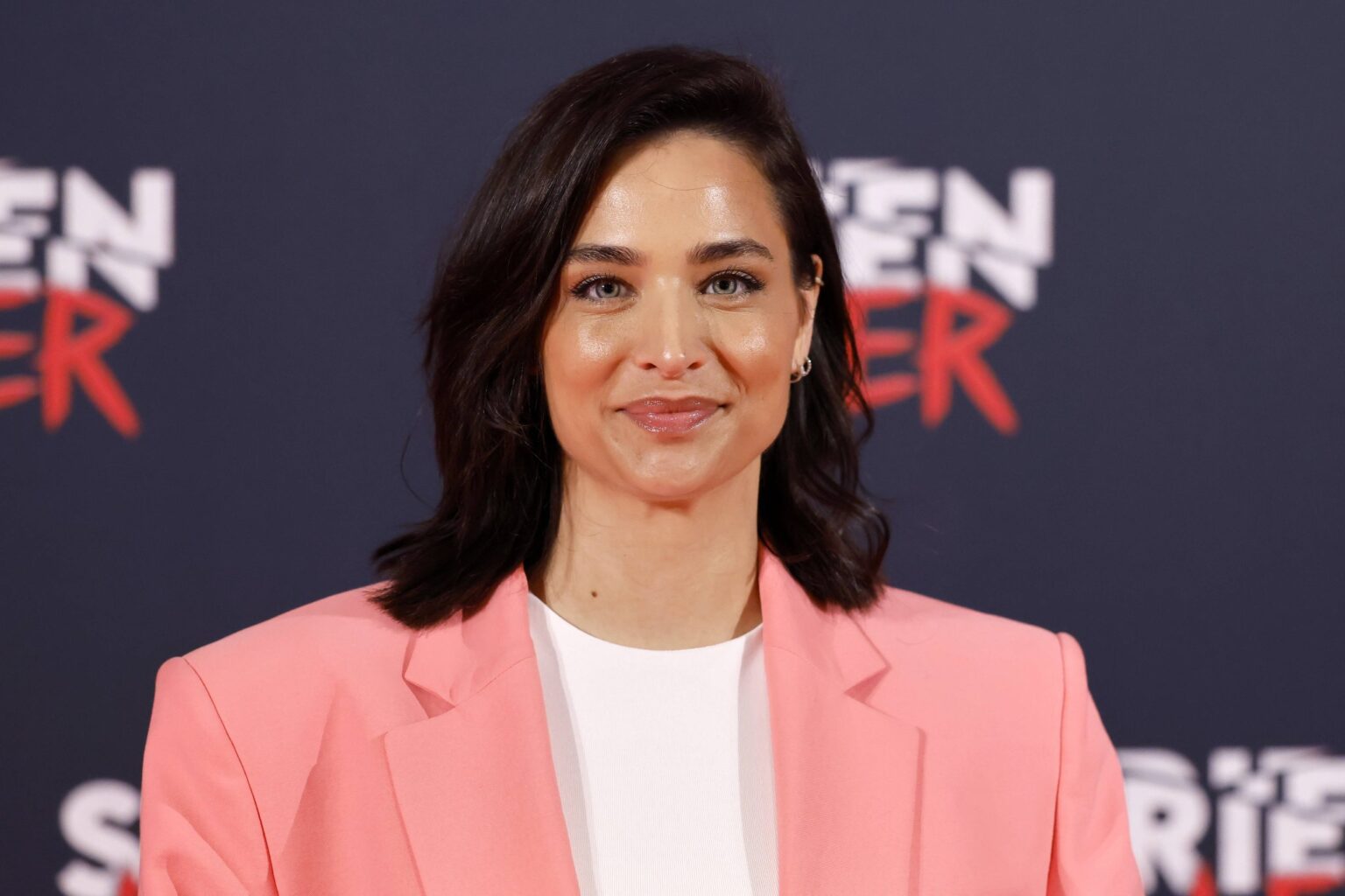 Moderatorin Amira Aly bei der Eröffnung der True-Crime-Ausstellung in Köln