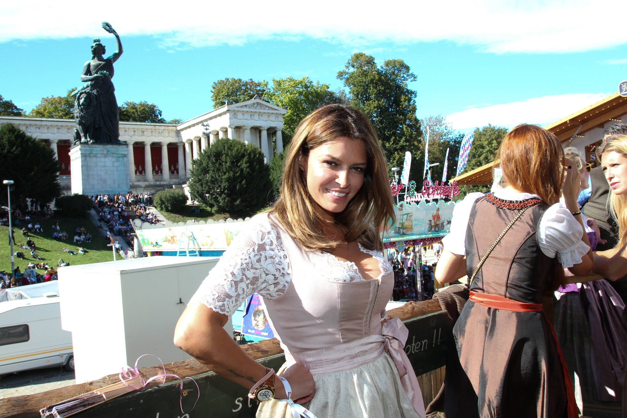 Sabia Boulahrouz auf dem Oktoberfest 2018 in der Käfer Schänke in München