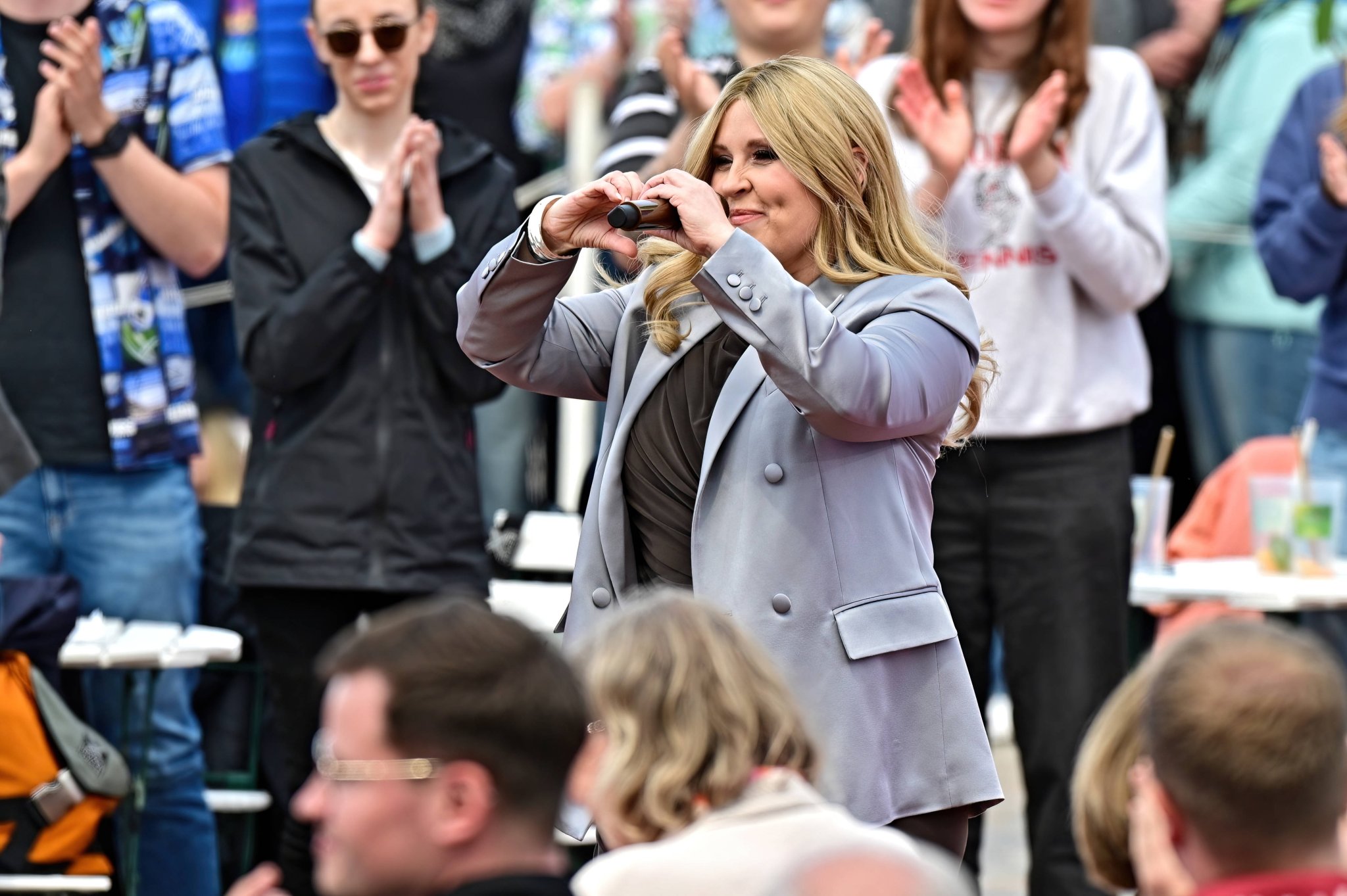Maite Kelly bei einem Fernsehauftritt im ZDF-Fernsehgarten 2026