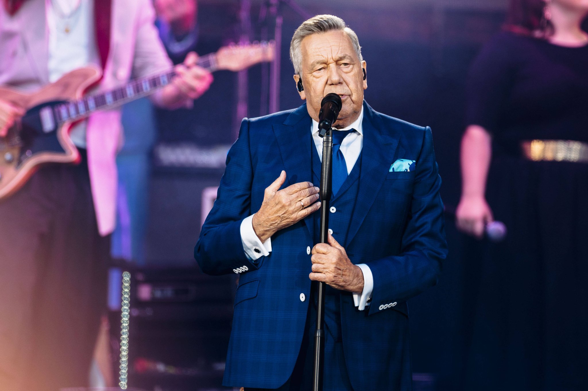 Roland Kaiser live bei seinem Open-Air-Konzert auf dem Erfurter Domplatz im Juli 2026