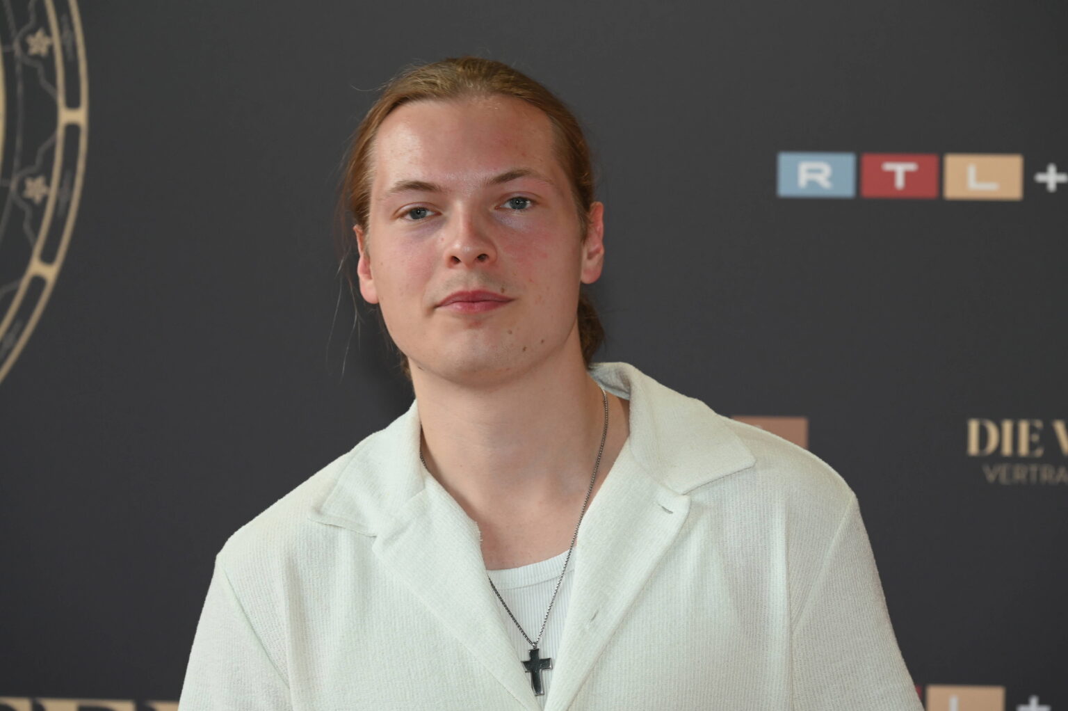 Gabriel Kelly bei der Kinopremiere von Die Verräter Staffel 4