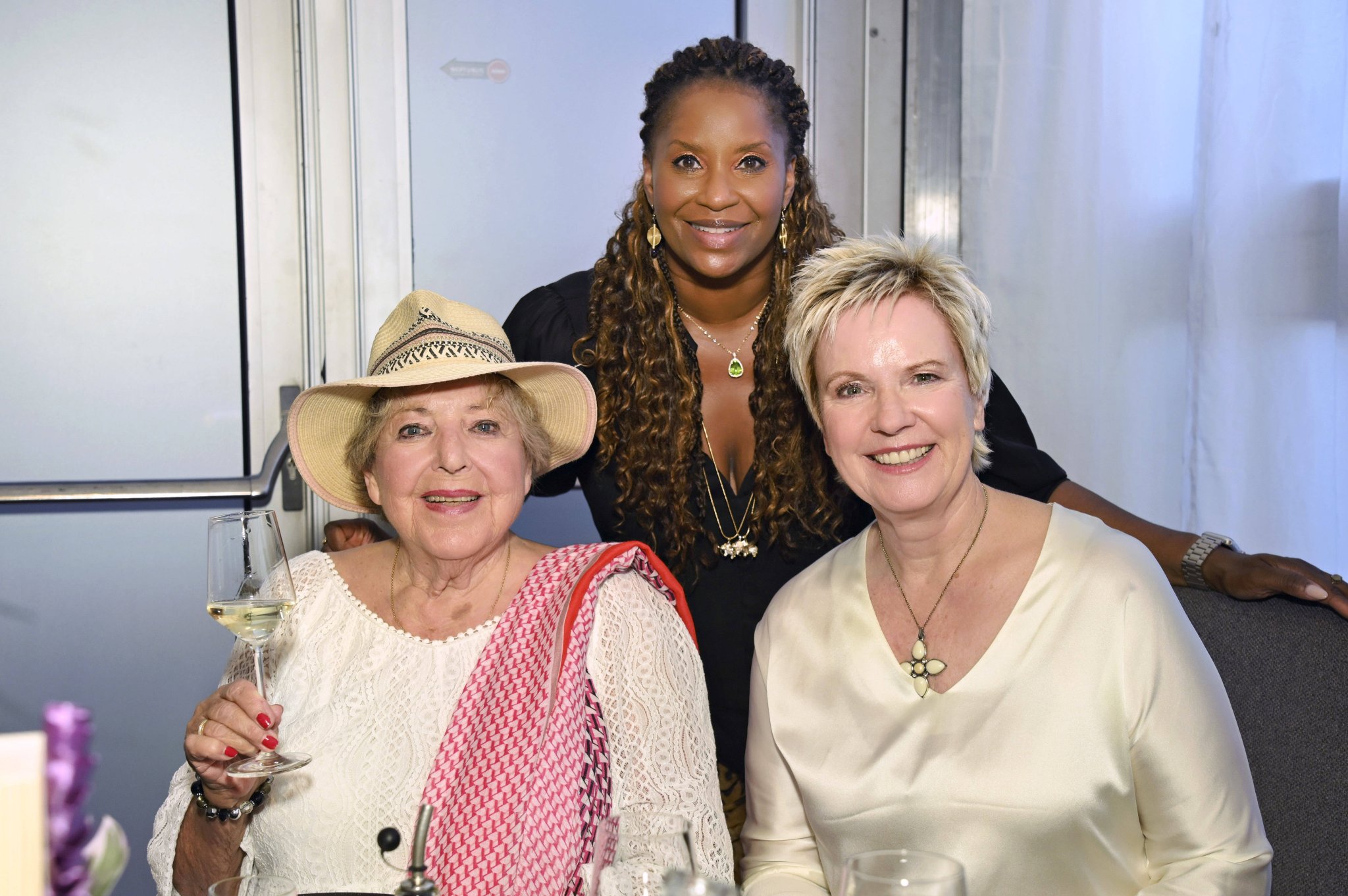 Marie-Luise Marjan mit Liz Baffoe und Birgit Lechtermann bei der Media Night in Aachen
