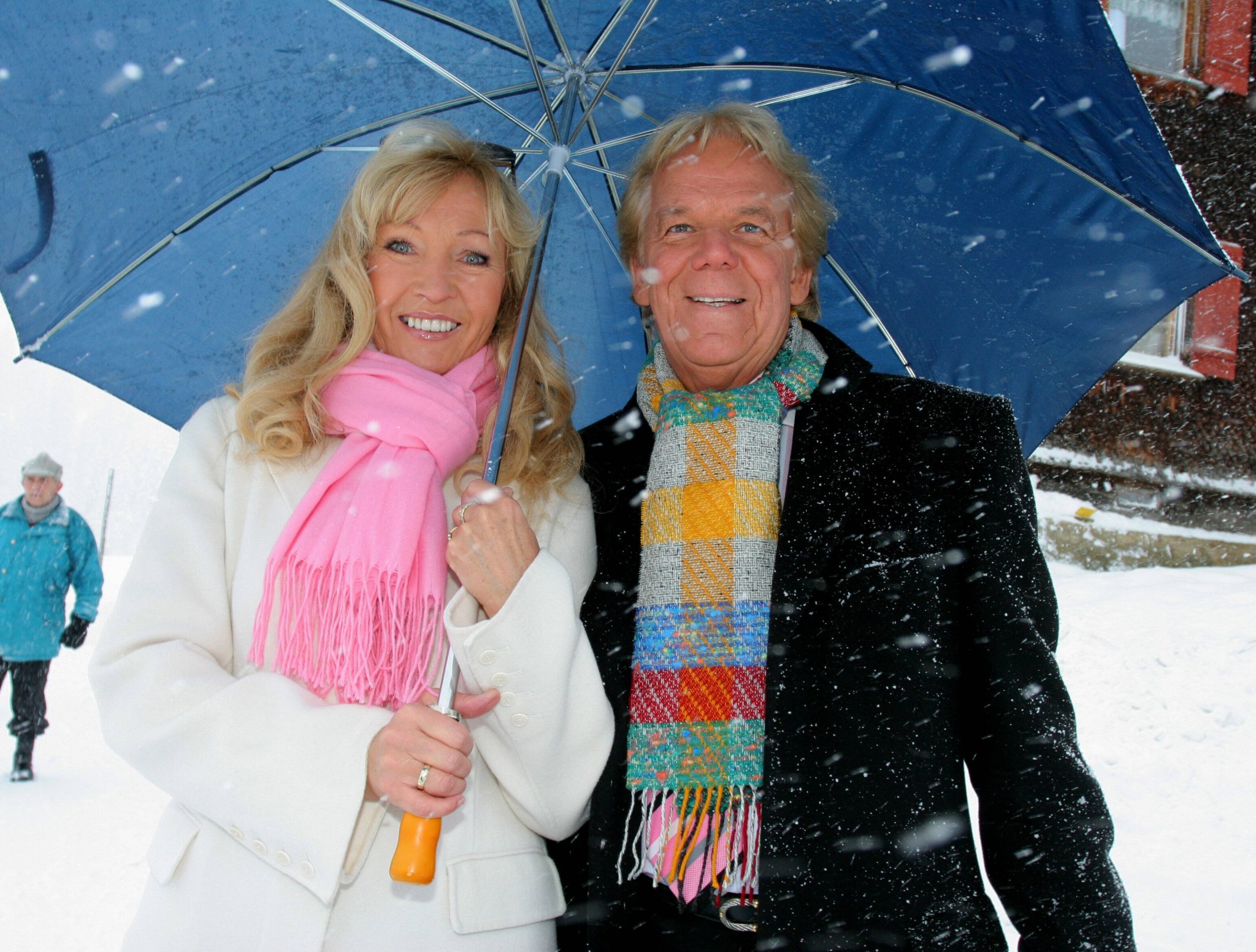 Judith und Mel im Schnee bei der Aufzeichnung der ZDF-Show Zauberwelt der Berge