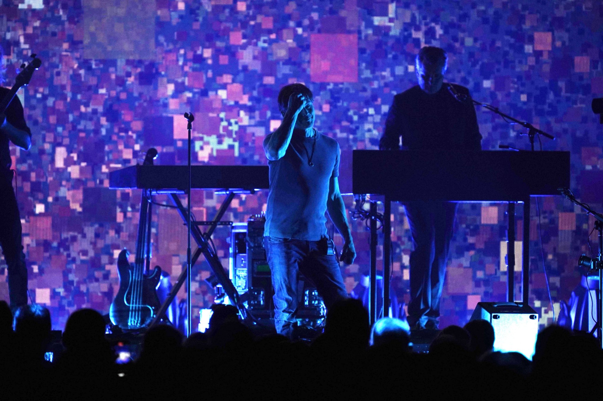 Morten Harket singt live bei der Hunting High and Low-Tour von a-ha in Berlin