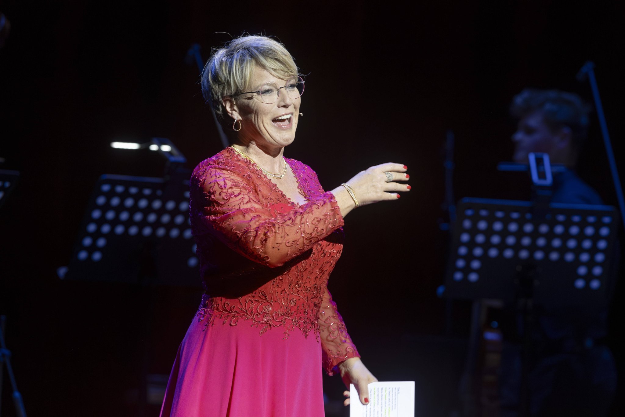 Andrea Ballschuh im Abendkleid bei einer Gala in Dresden