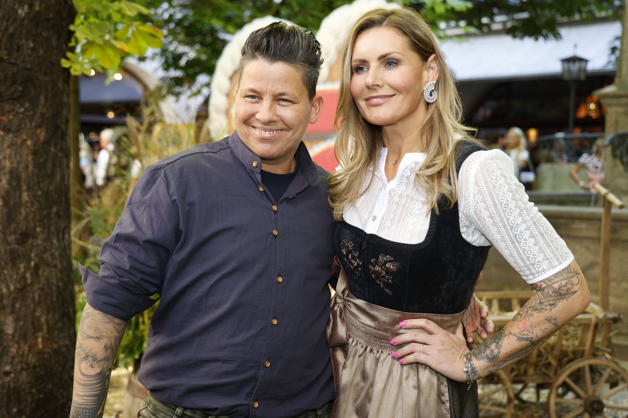 Kerstin Ott mit ihrer Ehefrau Karolina Köppen bei einem Event in München