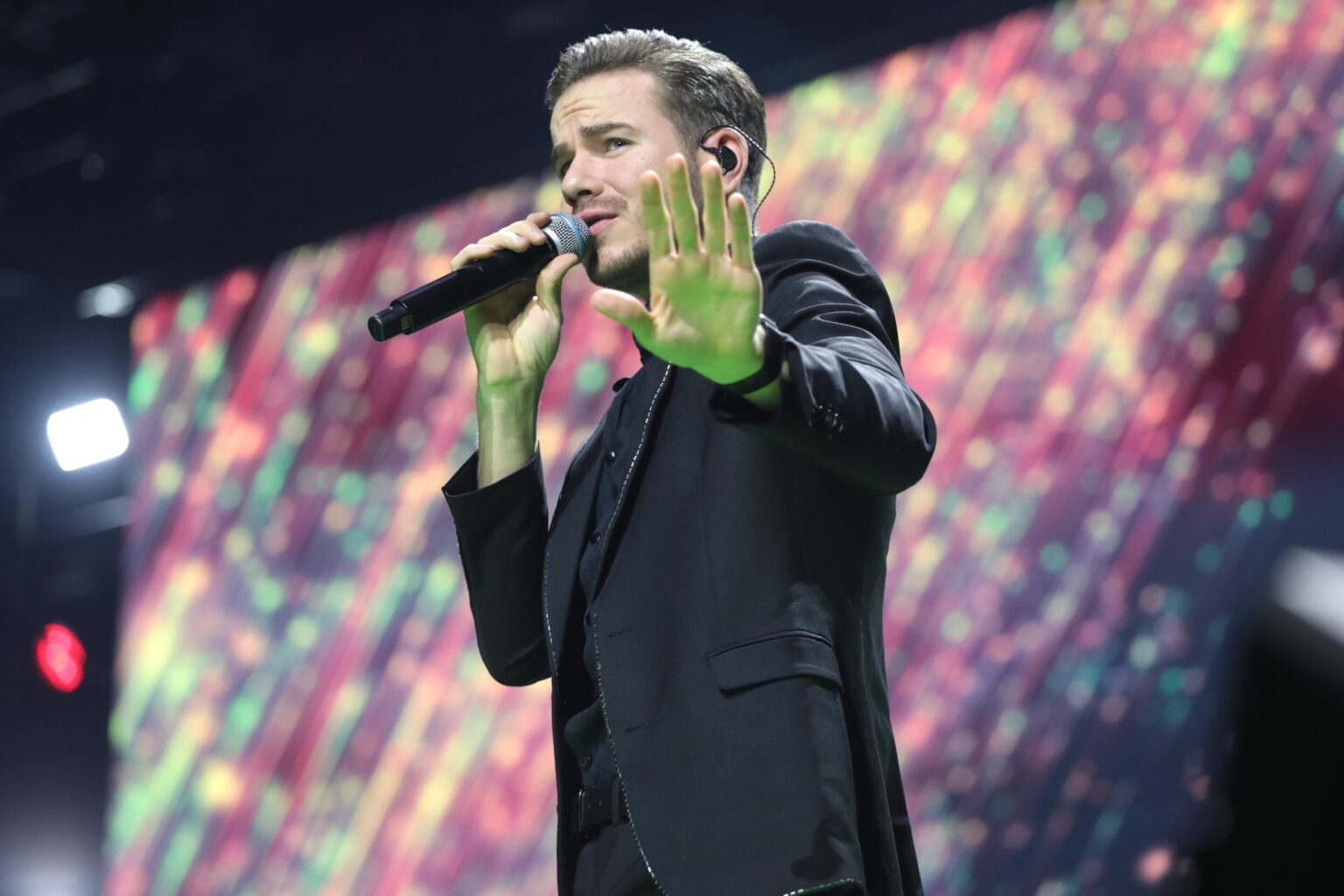 Schlagersänger Eric Philippi bei der Schlagernacht des Jahres 2025 in Oberhausen