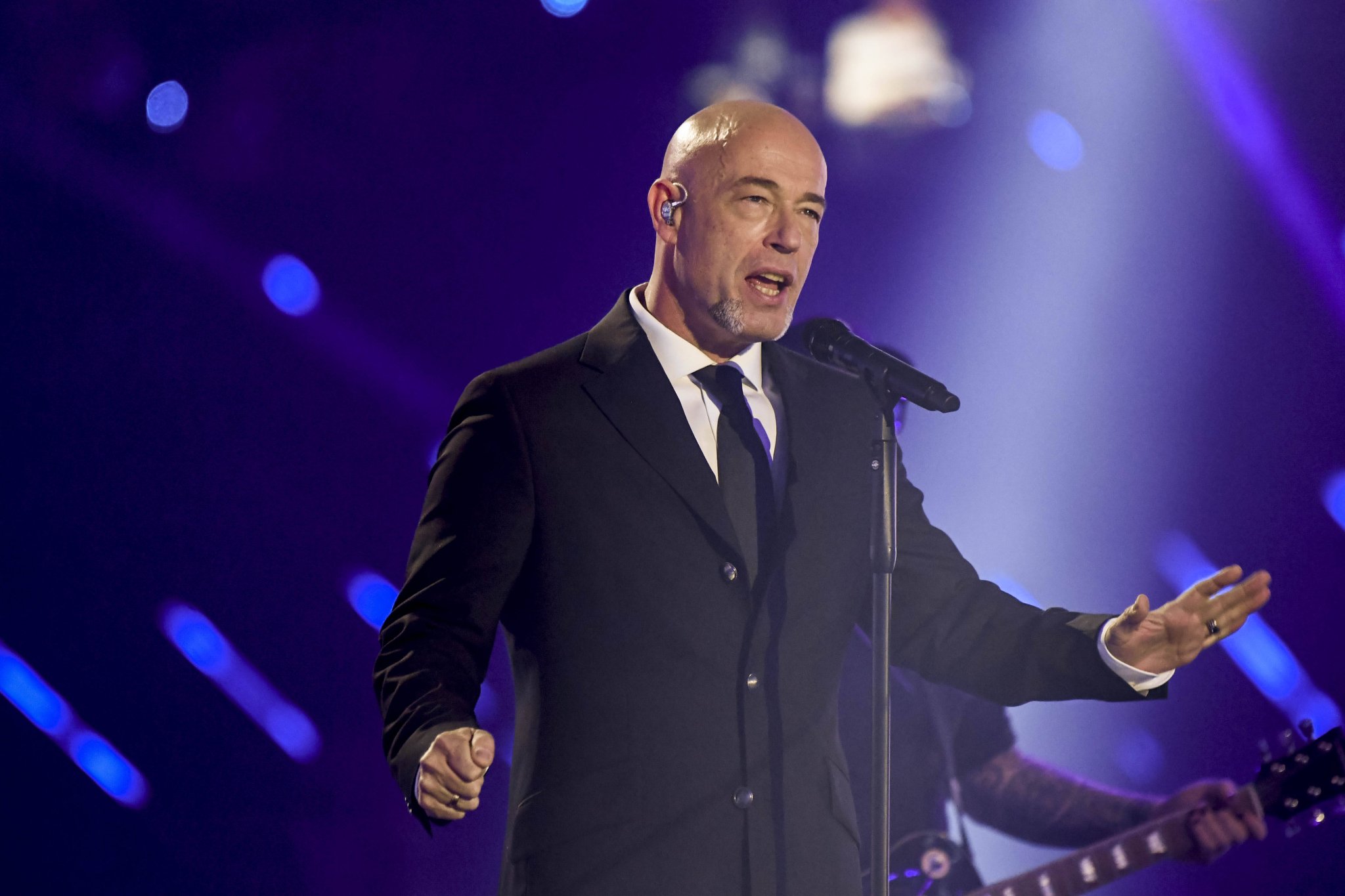 Der Graf von Unheilig singt auf der Bühne bei den Schlagerchampions 2026 in Berlin