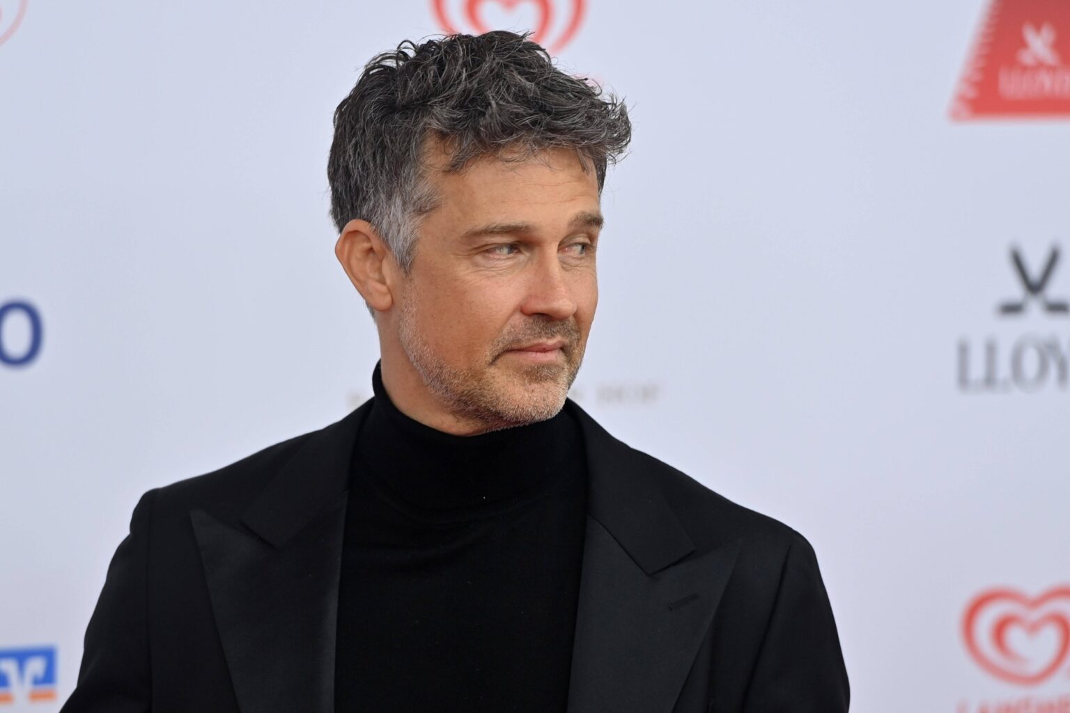 Wayne Carpendale auf dem roten Teppich des 50. Deutschen Filmballs in München