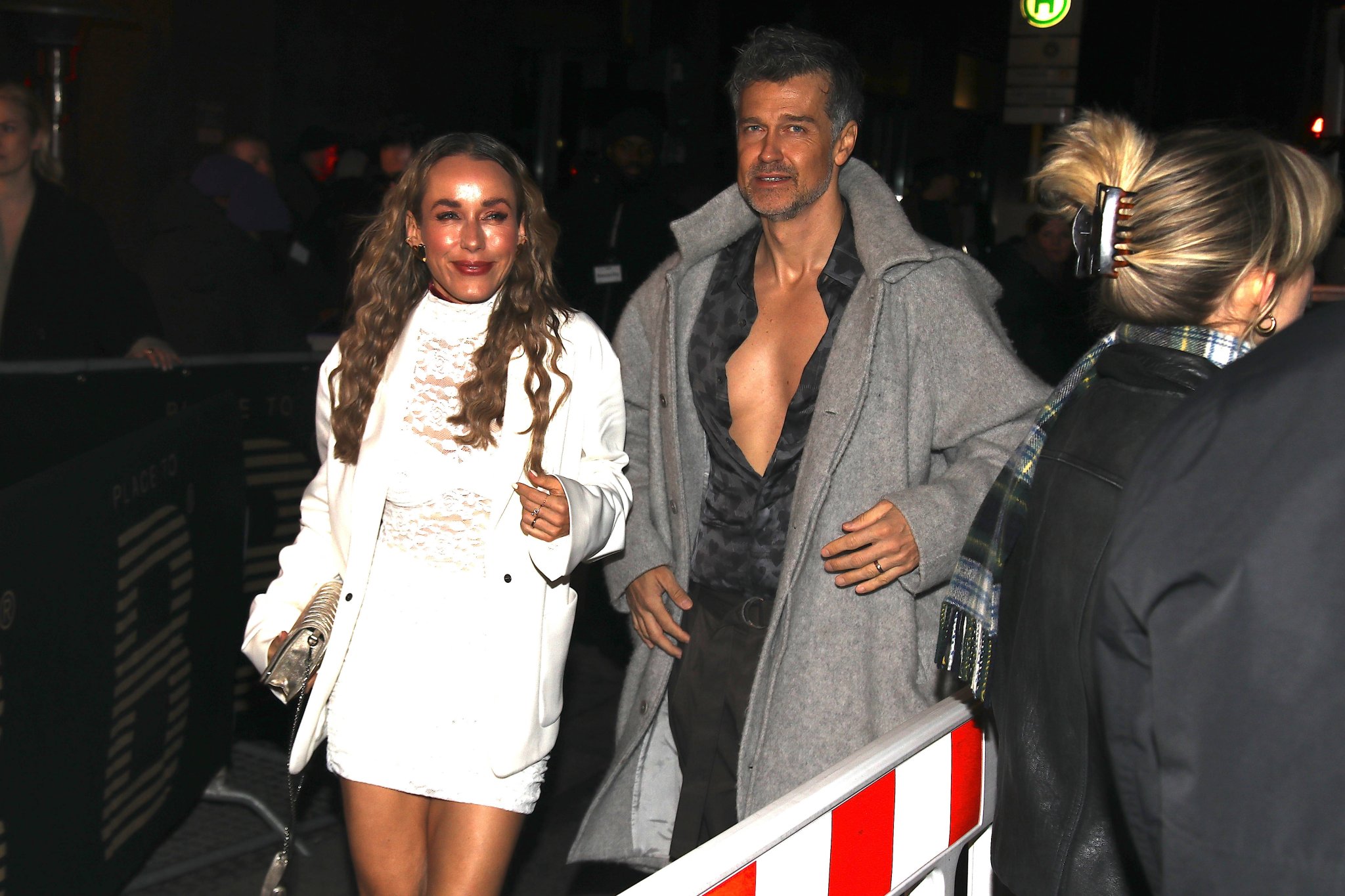 Annemarie und Wayne Carpendale gemeinsam auf der Place To B Party der Berlinale 2026 in Berlin