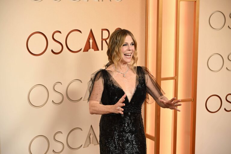 Rita Wilson auf dem roten Teppich der Oscars 2026 in Hollywood
