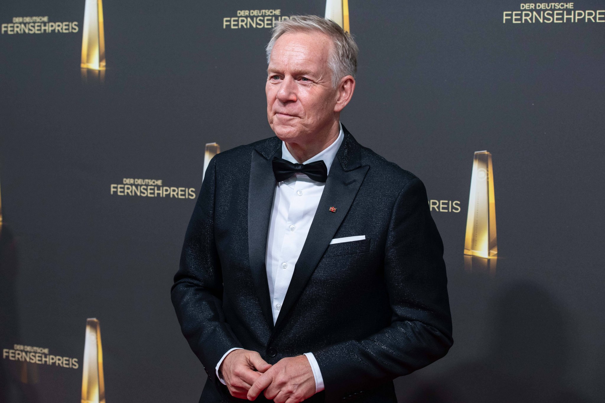 Johannes B. Kerner auf dem roten Teppich beim Deutschen Fernsehpreis