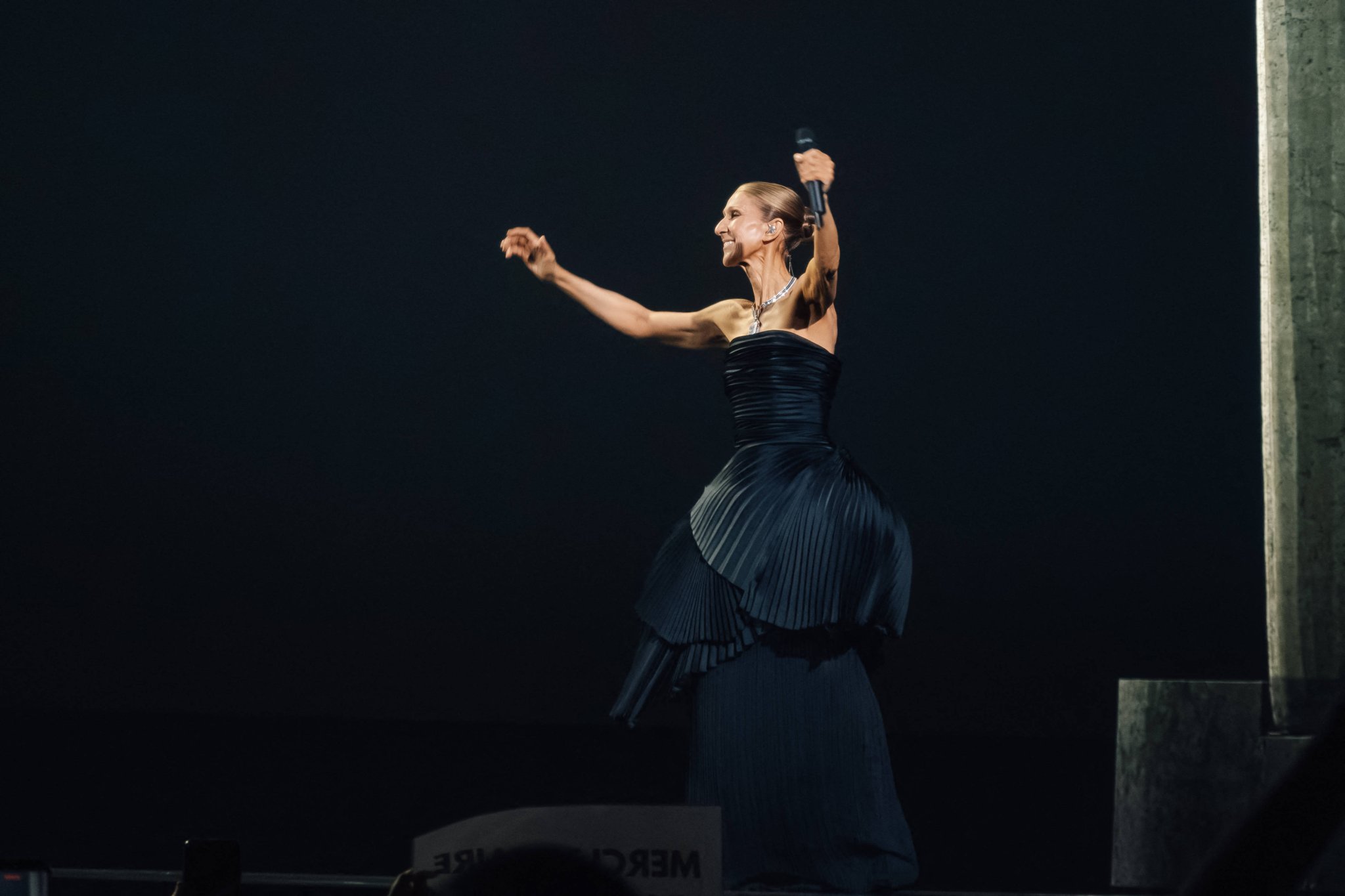Céline Dion bei ihrem umjubelten Comeback-Auftritt in der Plenitude Arena