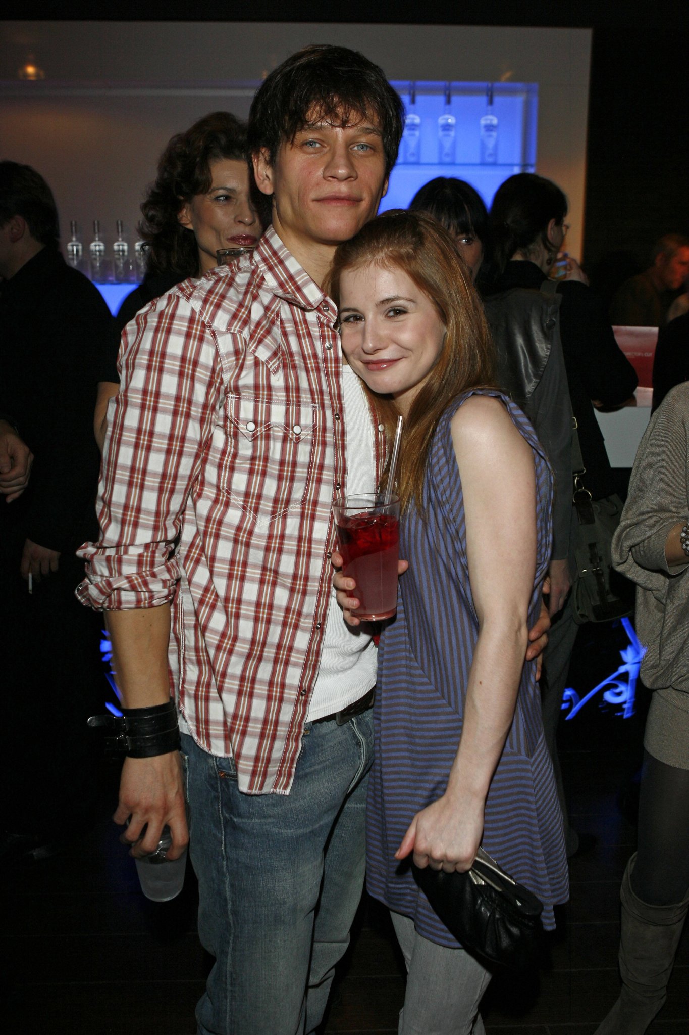 Josefine Preuß und Vinzenz Kiefer Arm in Arm bei einer Berlinale-Party 2009