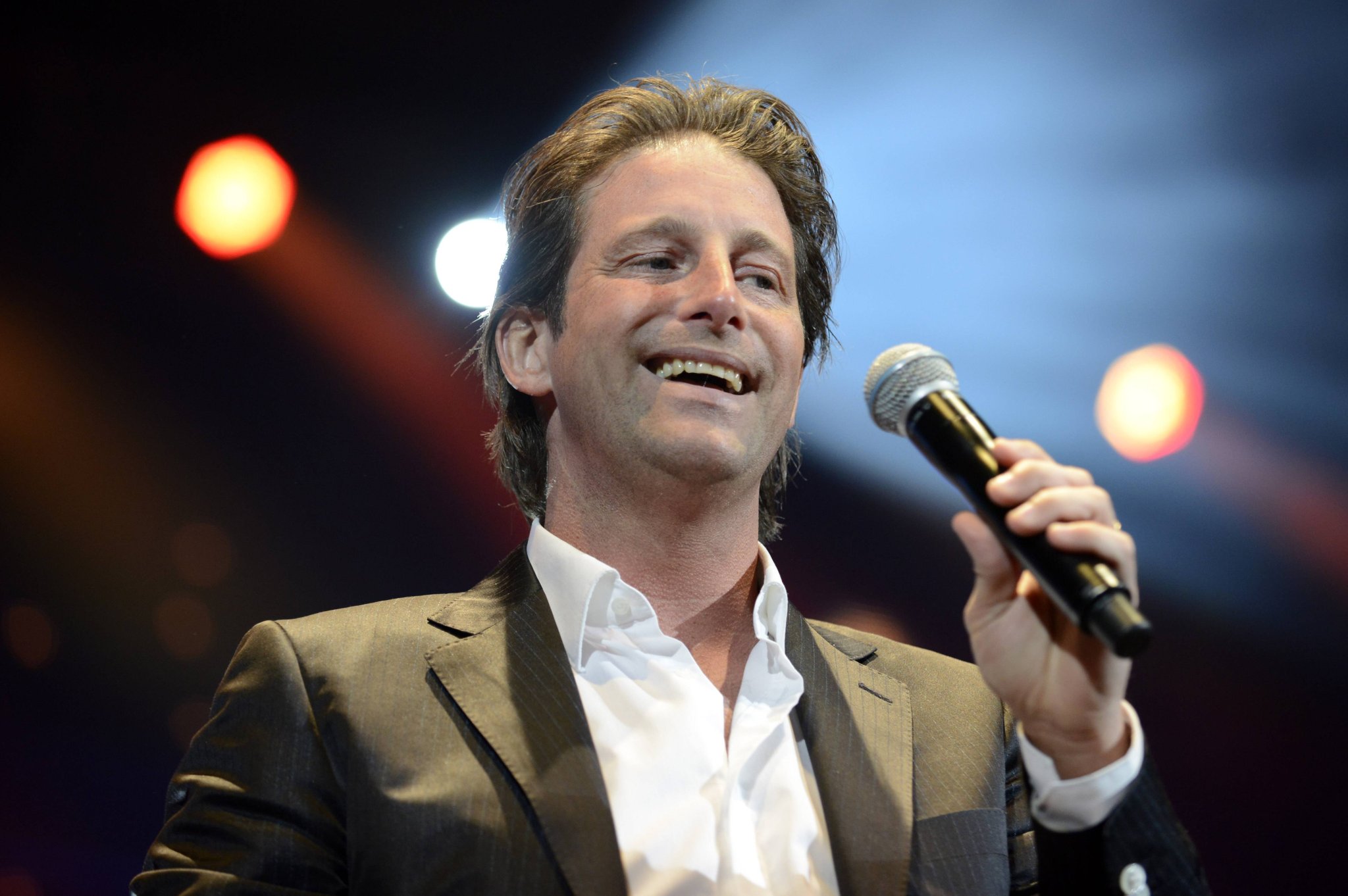 Schlagersänger Henk van Daam auf der Bühne der Schlager-Starparade in Hannover 2015
