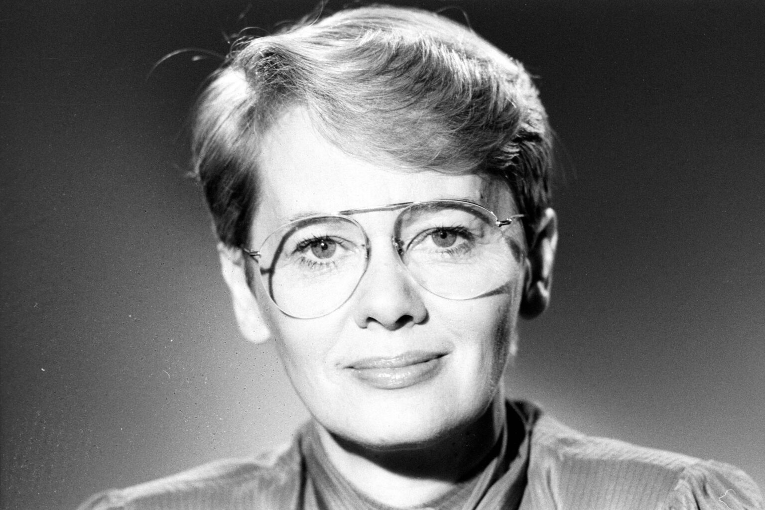 Hanni Vanhaiden, frühere NDR-Ansagerin mit Brille, im Jahr 1984