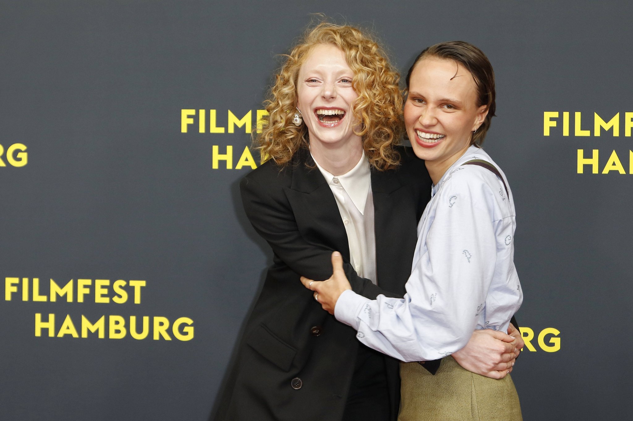 Luna Jordan und Dana Herfurth bei der Premiere von Smalltown Girl beim Filmfest Hamburg 2025