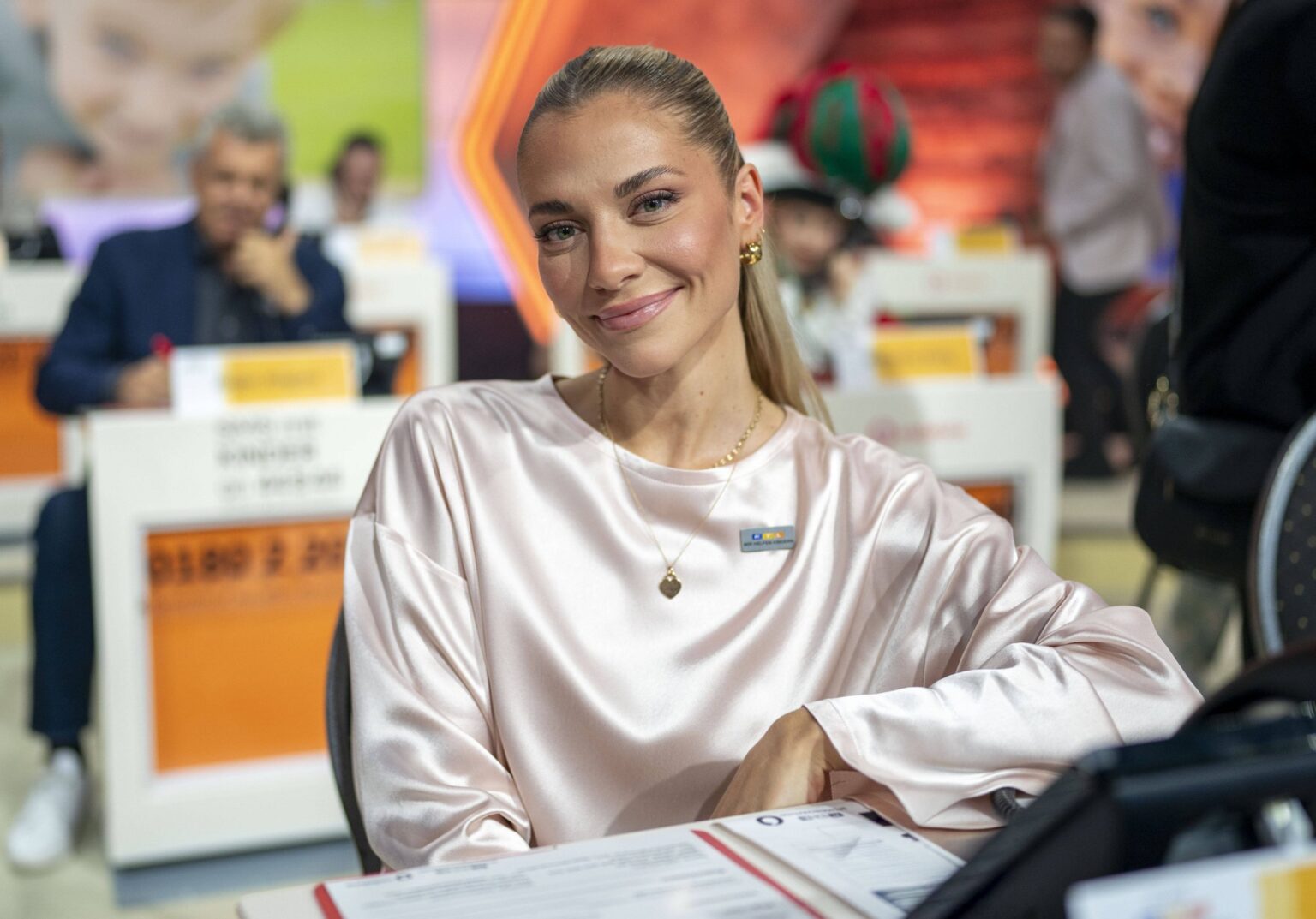 Valentina Pahde lächelt beim RTL-Spendenmarathon in Hürth